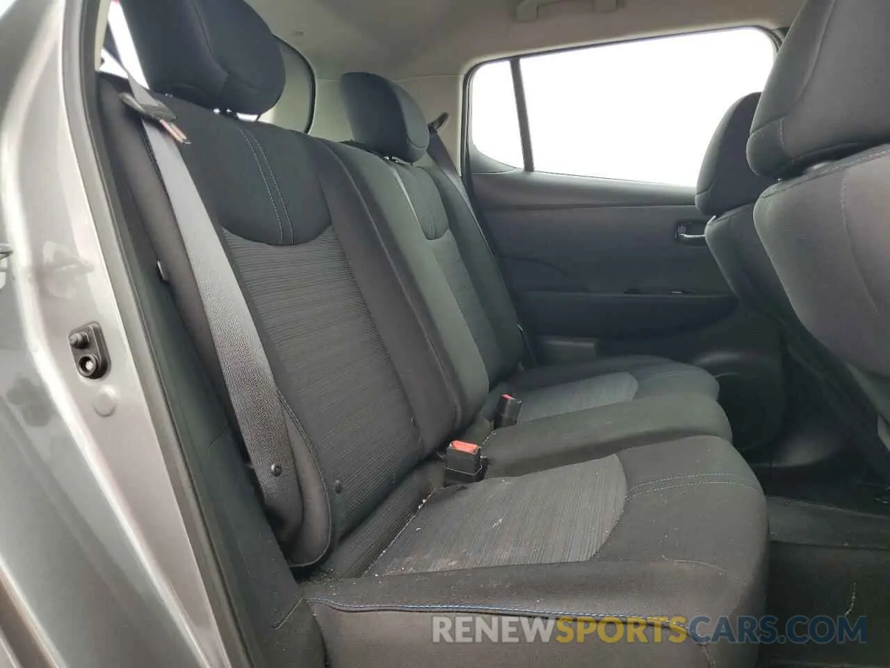 11 Photograph of a damaged car 1N4AZ1CP1KC302364 NISSAN LEAF 2019