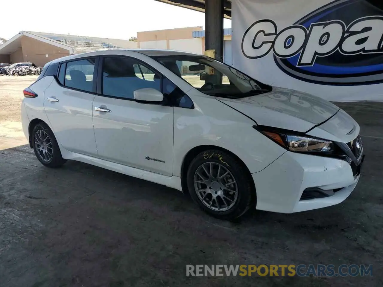 4 Photograph of a damaged car 1N4AZ1CP1KC306317 NISSAN LEAF 2019