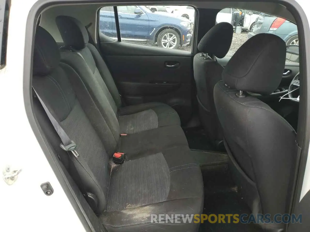 10 Photograph of a damaged car 1N4AZ1CP1KC306320 NISSAN LEAF 2019