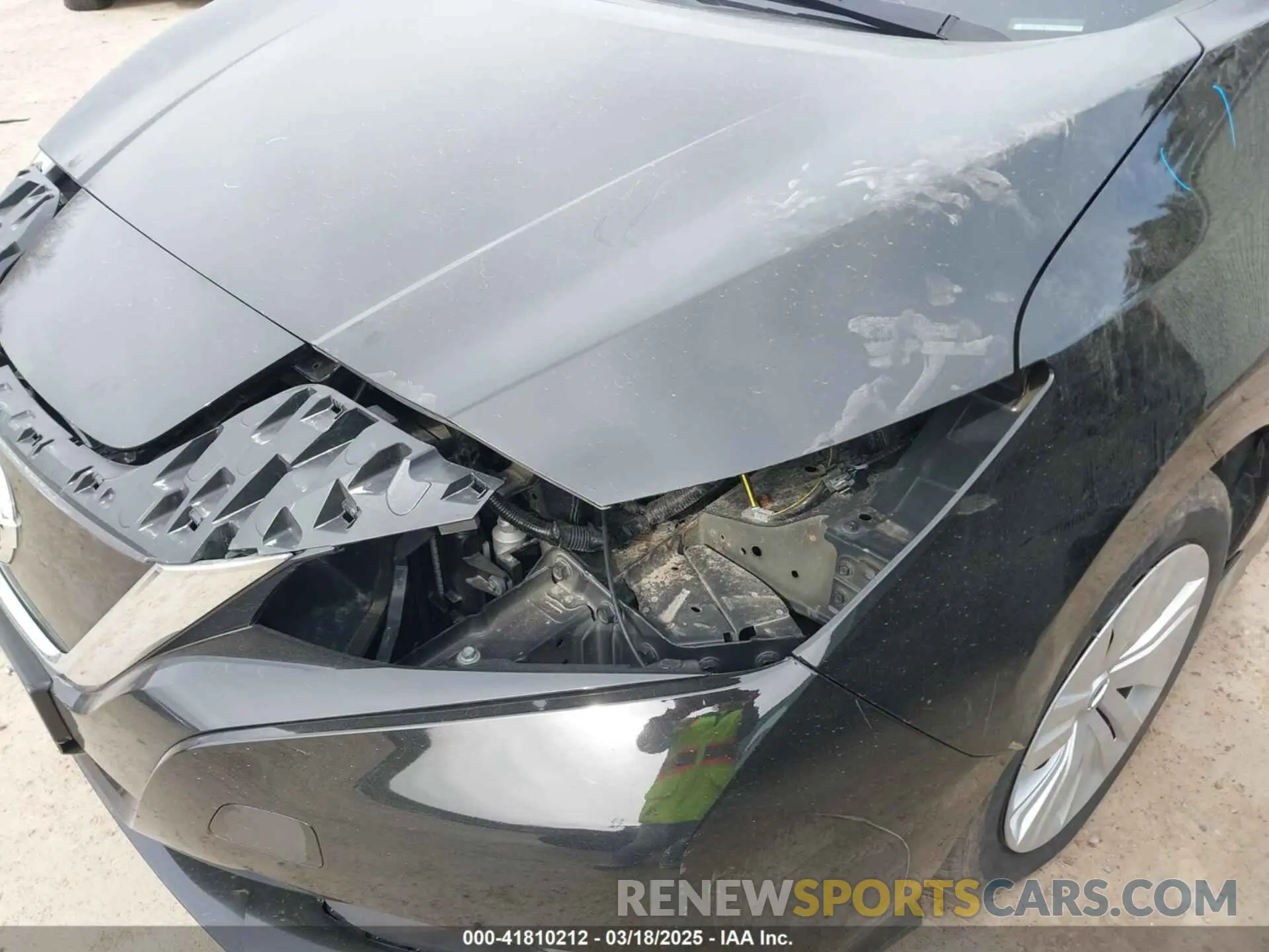 17 Photograph of a damaged car 1N4AZ1CP1KC313672 NISSAN LEAF 2019