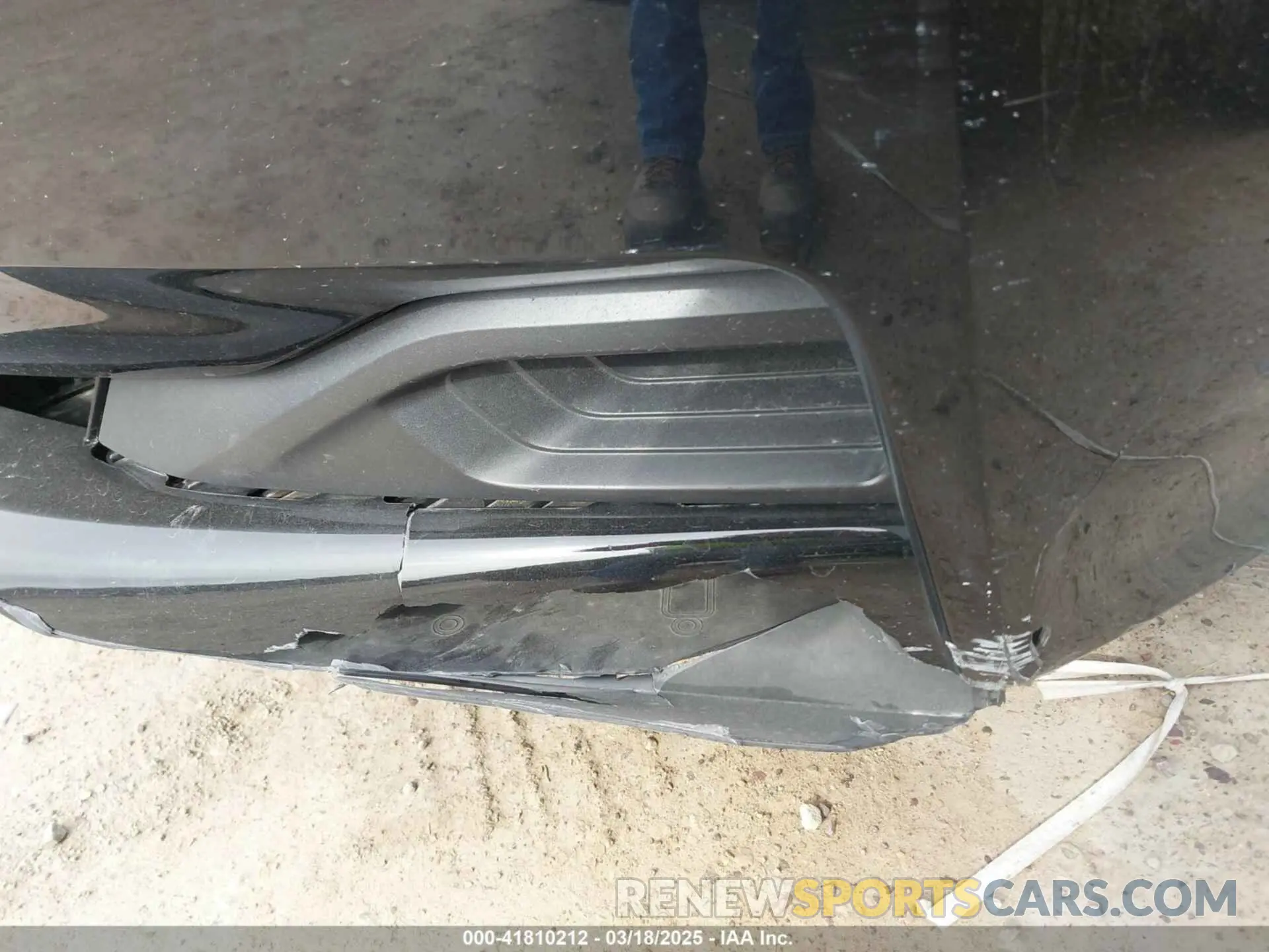 18 Photograph of a damaged car 1N4AZ1CP1KC313672 NISSAN LEAF 2019