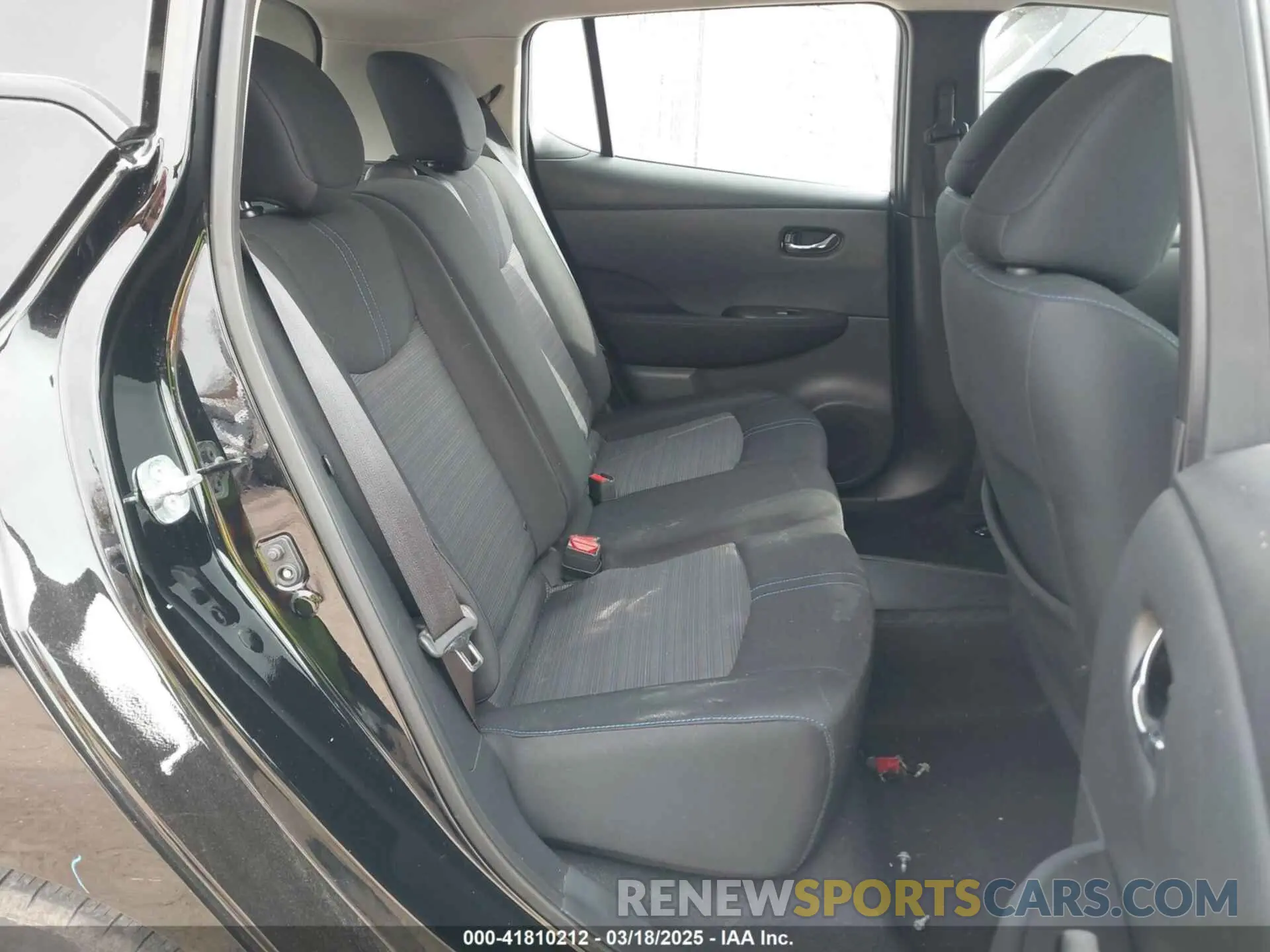 8 Photograph of a damaged car 1N4AZ1CP1KC313672 NISSAN LEAF 2019