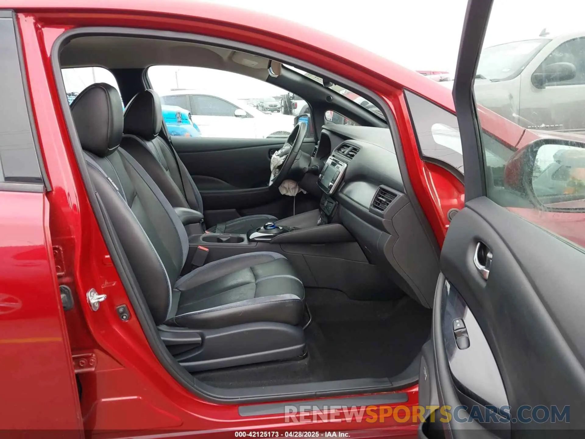 5 Photograph of a damaged car 1N4AZ1CP3KC302625 NISSAN LEAF 2019