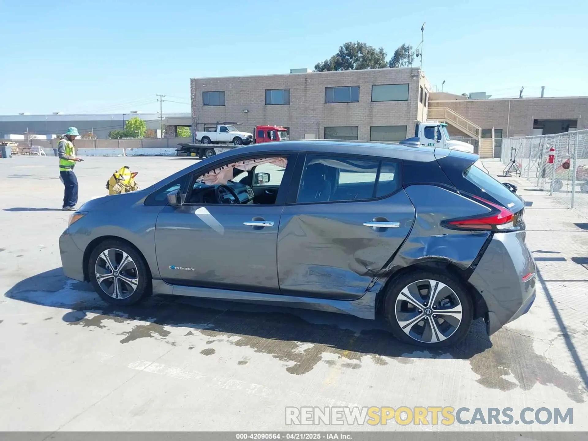 14 Photograph of a damaged car 1N4AZ1CP6KC304997 NISSAN LEAF 2019