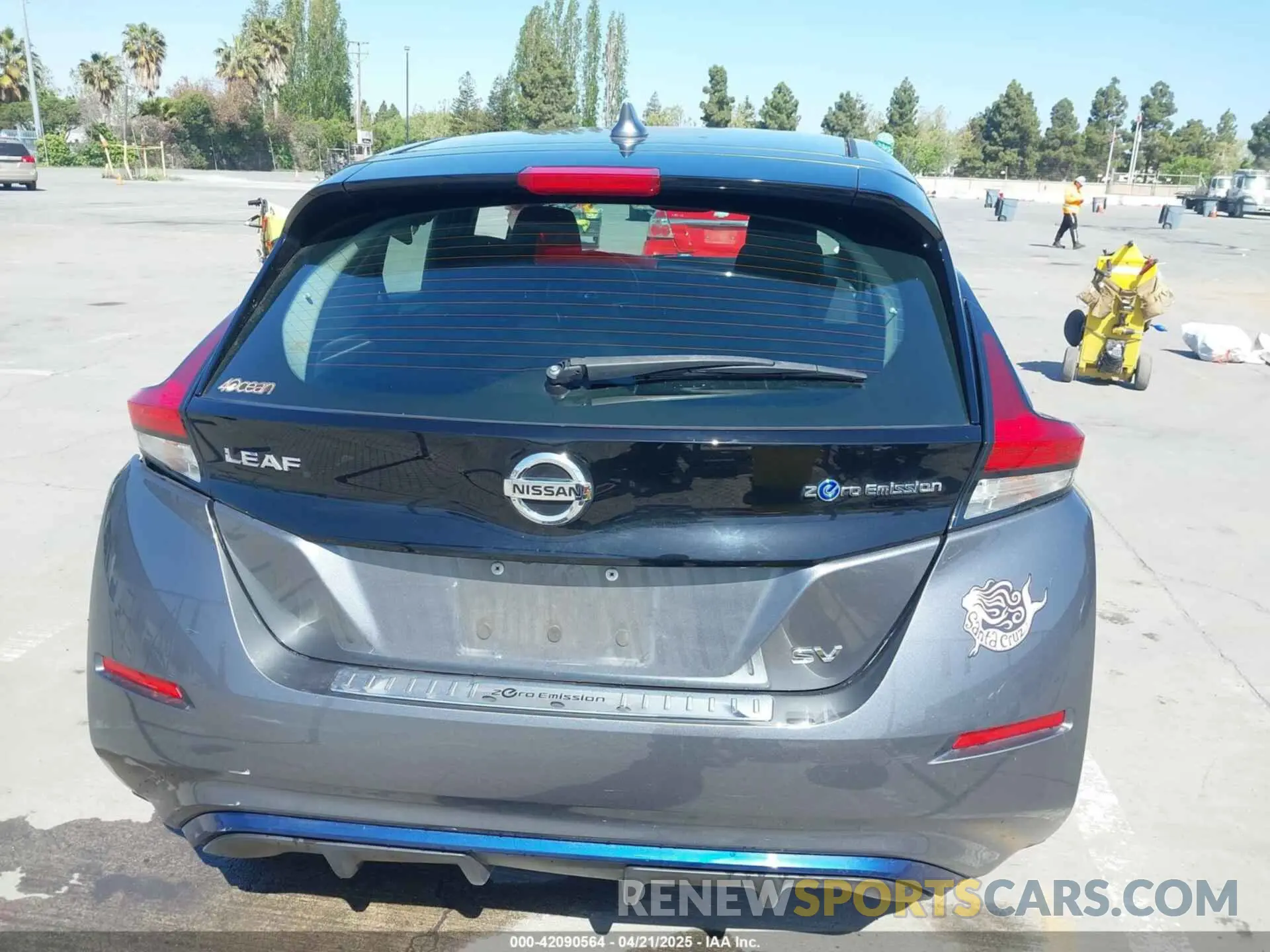 16 Photograph of a damaged car 1N4AZ1CP6KC304997 NISSAN LEAF 2019