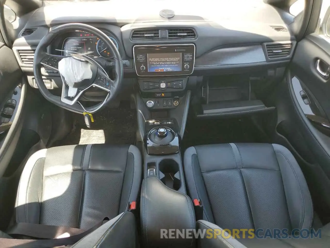 8 Photograph of a damaged car 1N4AZ1CP6KC307981 NISSAN LEAF 2019