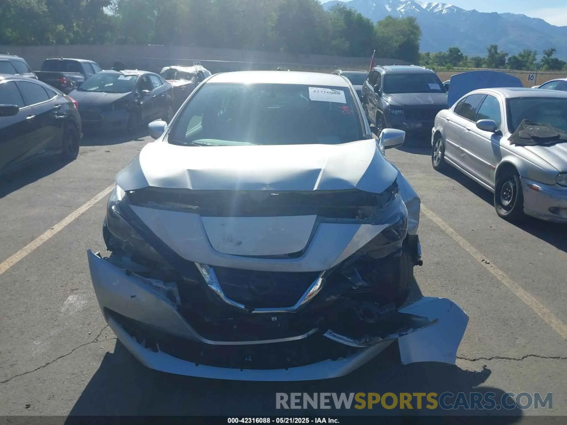 11 Photograph of a damaged car 1N4AZ1CP7KC307715 NISSAN LEAF 2019