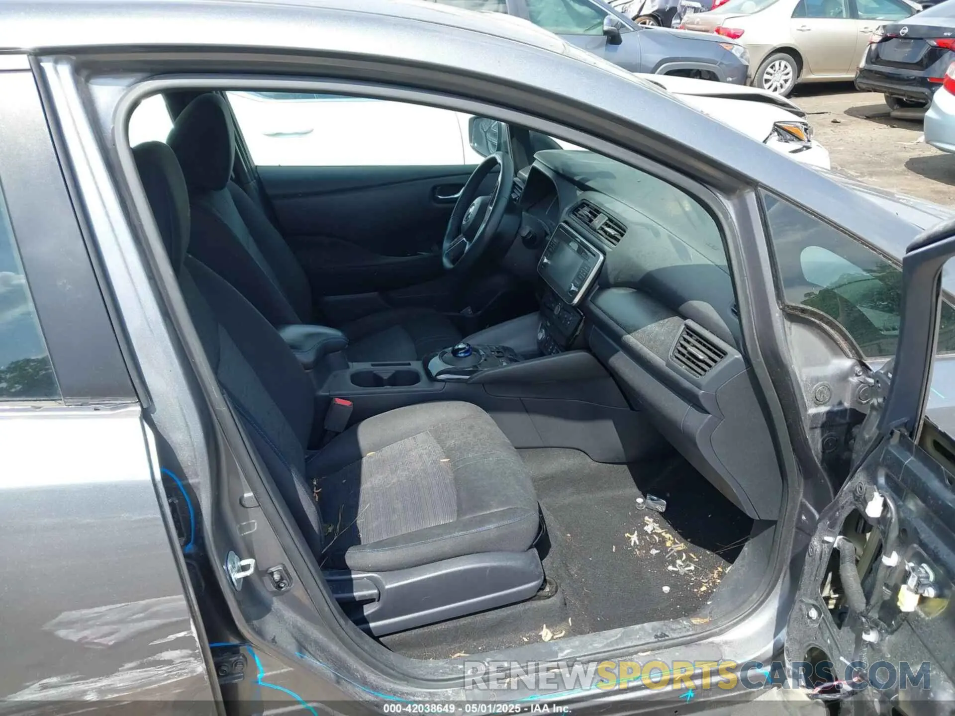 5 Photograph of a damaged car 1N4AZ1CP8KC301860 NISSAN LEAF 2019