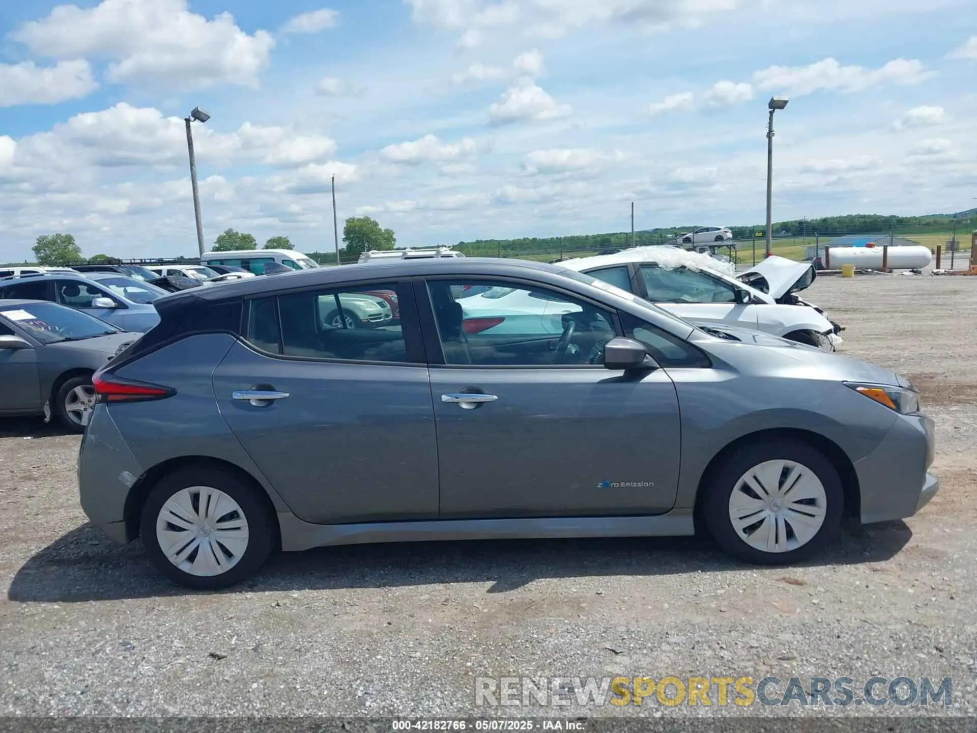 13 Photograph of a damaged car 1N4AZ1CP9KC305660 NISSAN LEAF 2019