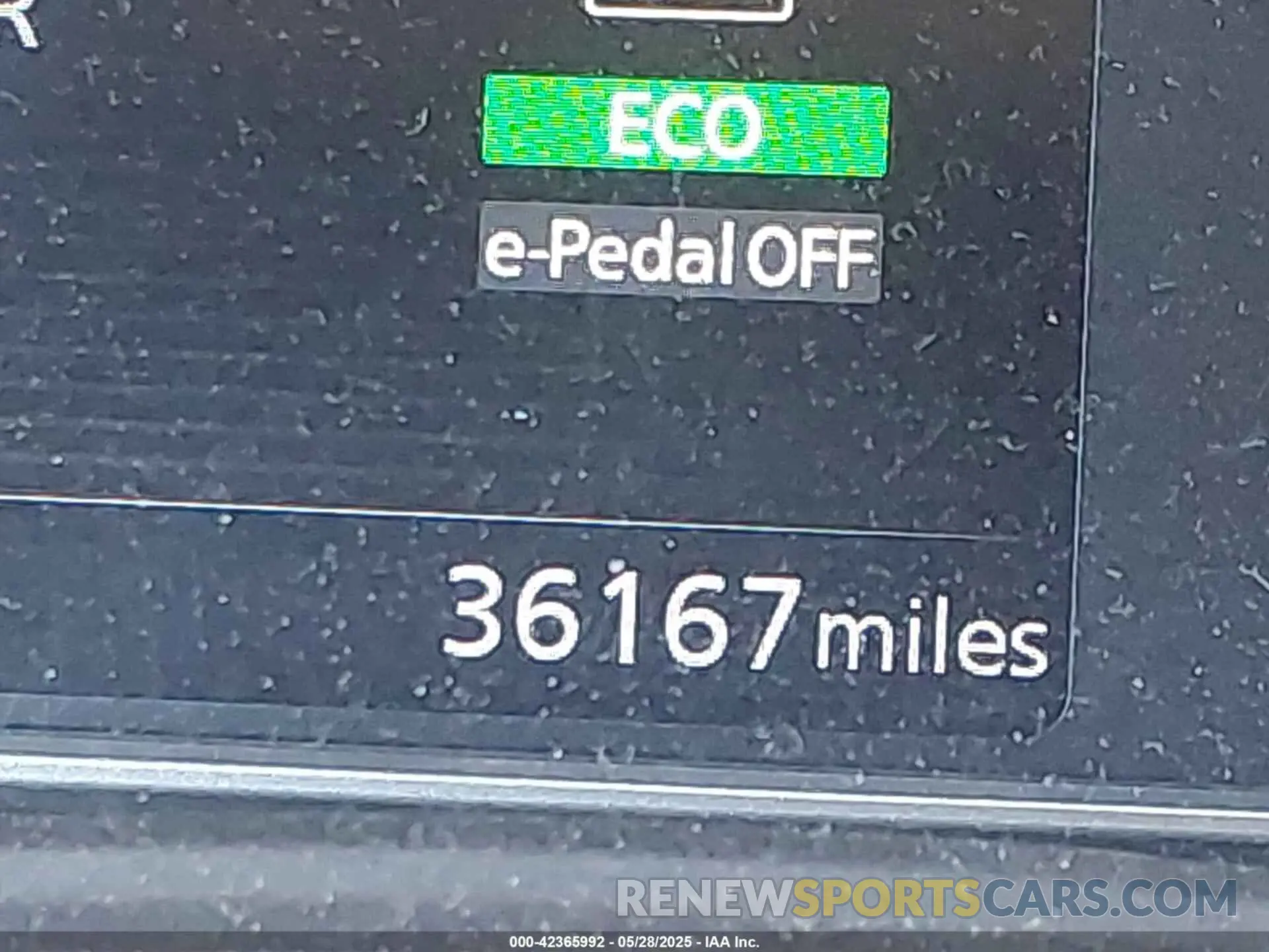 16 Photograph of a damaged car 1N4AZ1CP9KC308428 NISSAN LEAF 2019