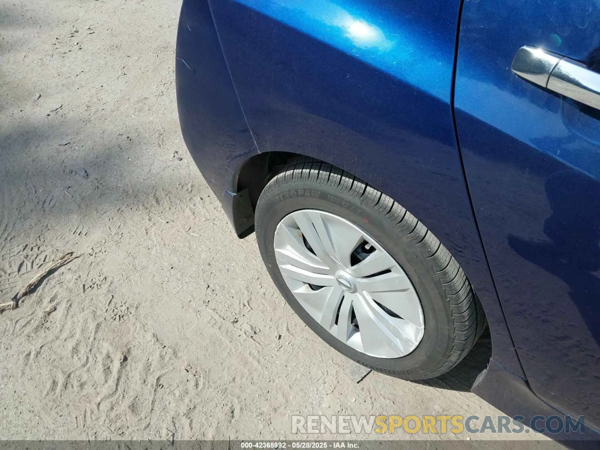22 Photograph of a damaged car 1N4AZ1CP9KC308428 NISSAN LEAF 2019