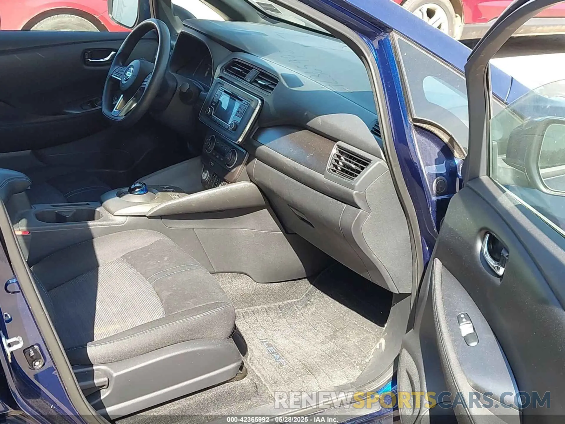 5 Photograph of a damaged car 1N4AZ1CP9KC308428 NISSAN LEAF 2019