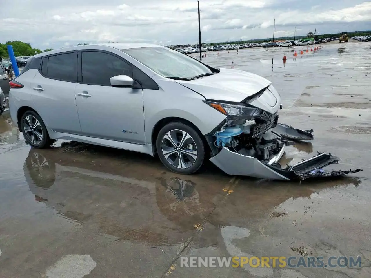 4 Photograph of a damaged car 1N4BZ1CP1KC318620 NISSAN LEAF 2019