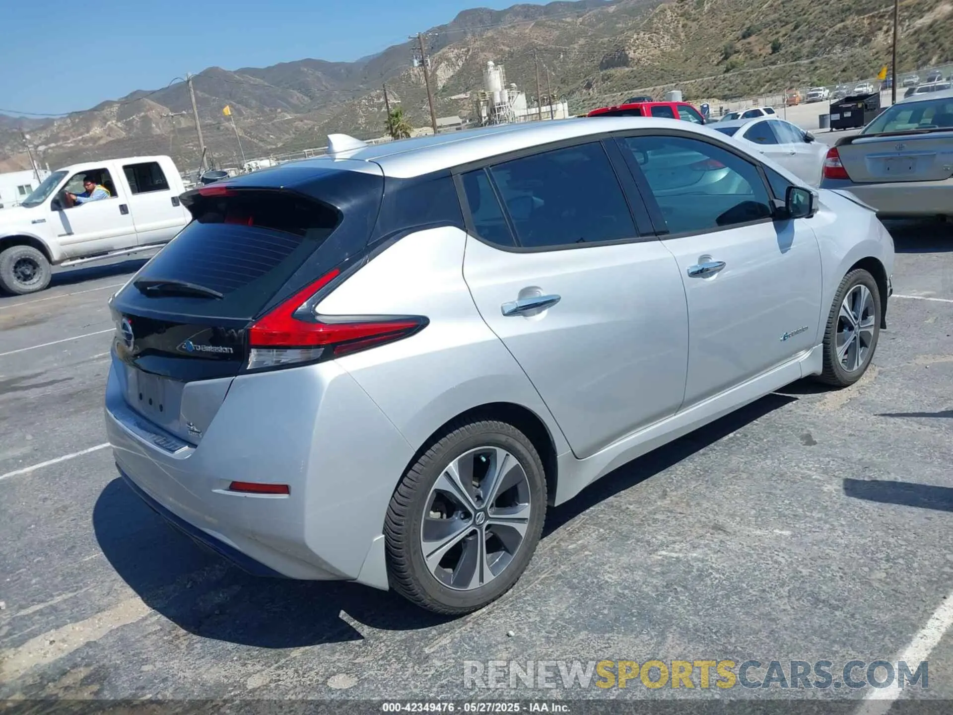 4 Photograph of a damaged car 1N4BZ1CP2KC313488 NISSAN LEAF 2019