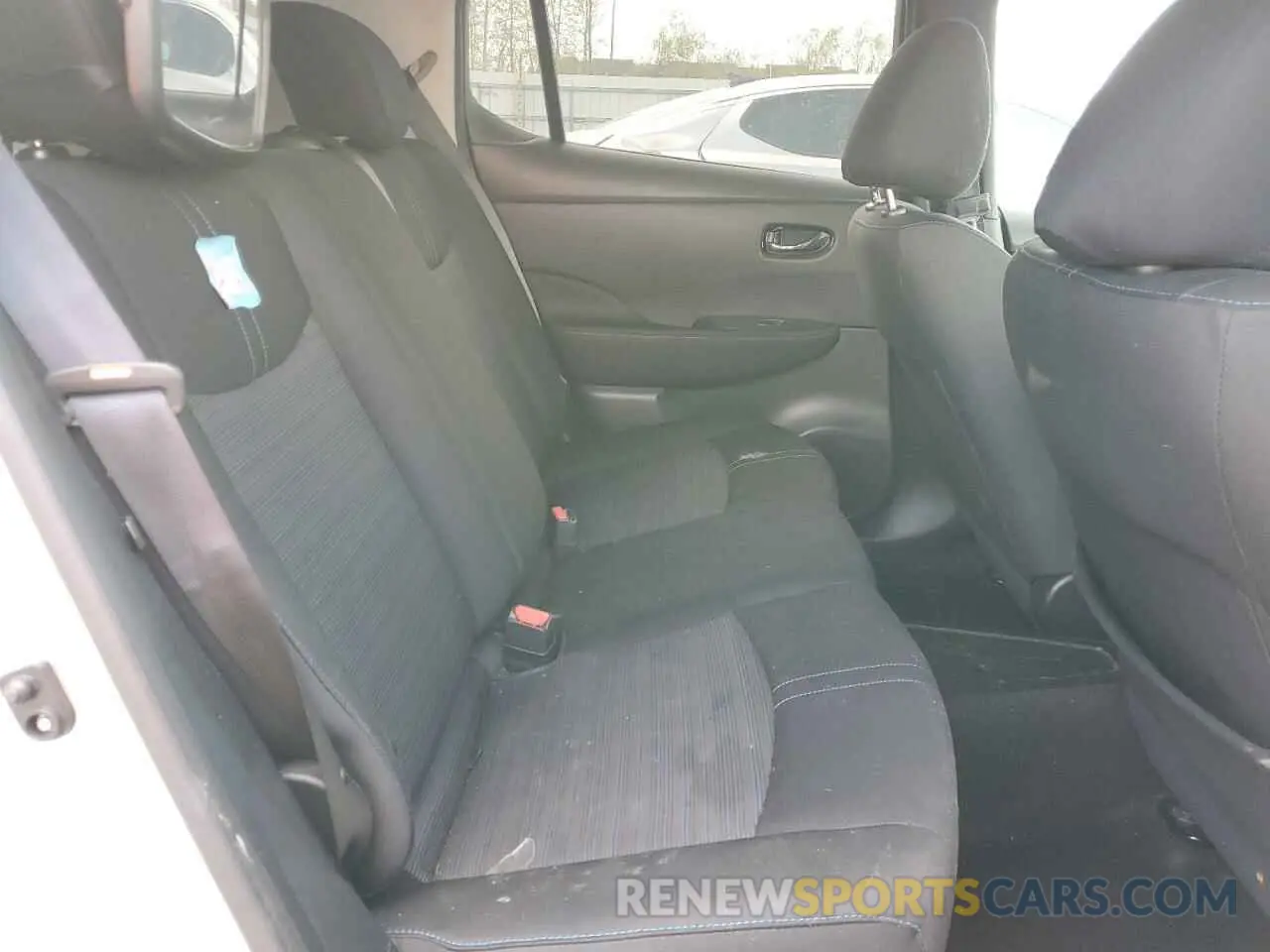 10 Photograph of a damaged car 1N4BZ1CP2KC318447 NISSAN LEAF 2019