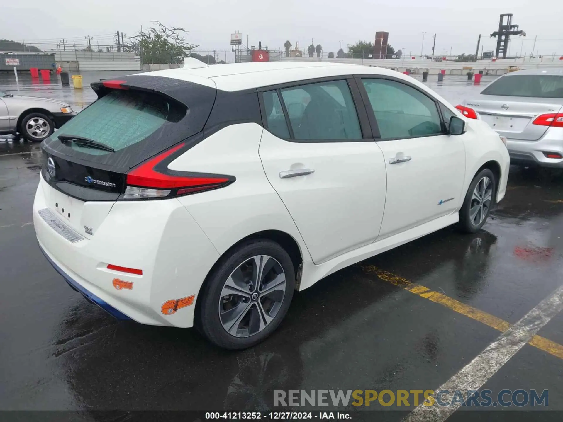 4 Photograph of a damaged car 1N4BZ1CP9KC320843 NISSAN LEAF 2019