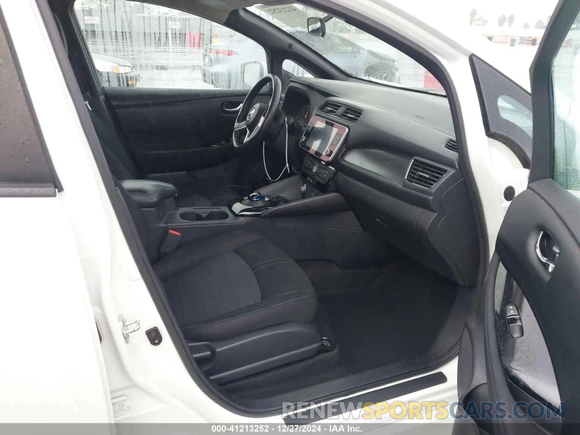 5 Photograph of a damaged car 1N4BZ1CP9KC320843 NISSAN LEAF 2019