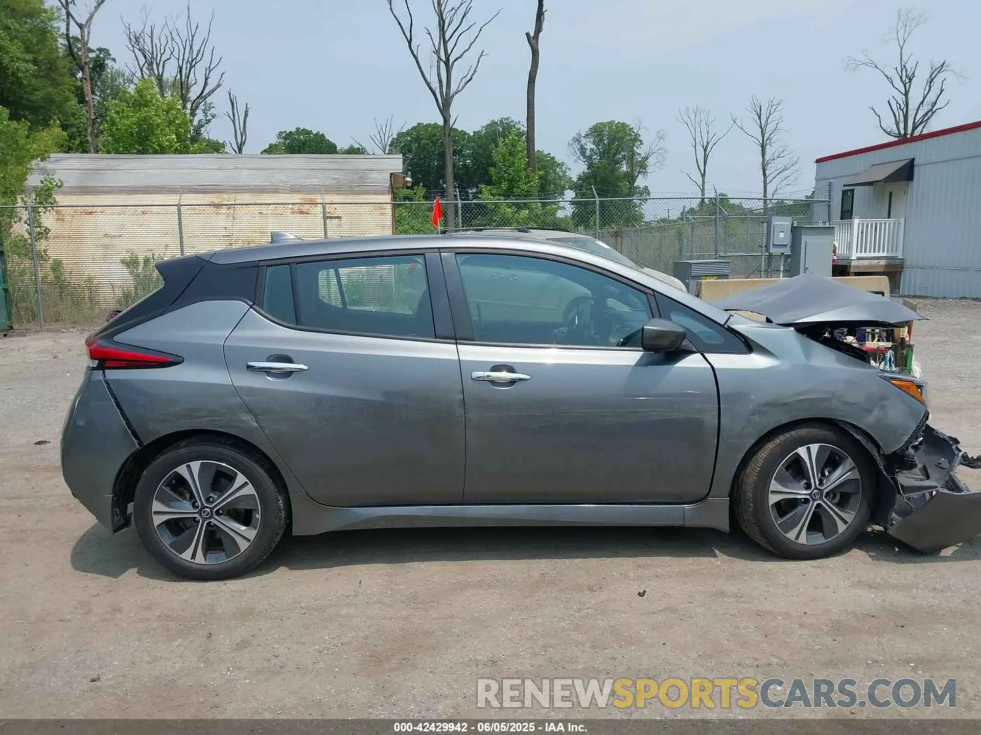 13 Photograph of a damaged car 1N4AZ1CP0LC306567 NISSAN LEAF 2020