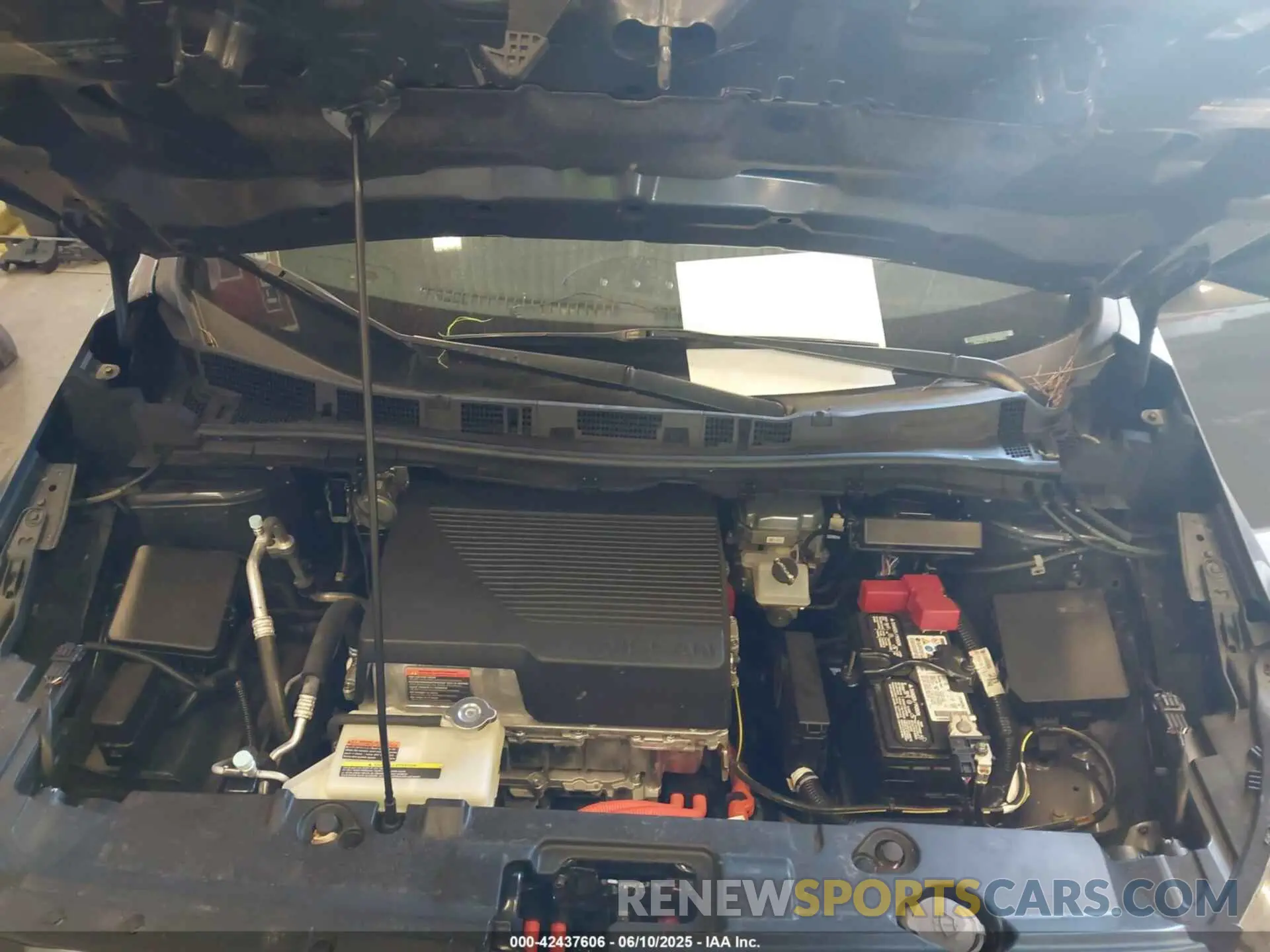 10 Photograph of a damaged car 1N4AZ1CP4LC305633 NISSAN LEAF 2020