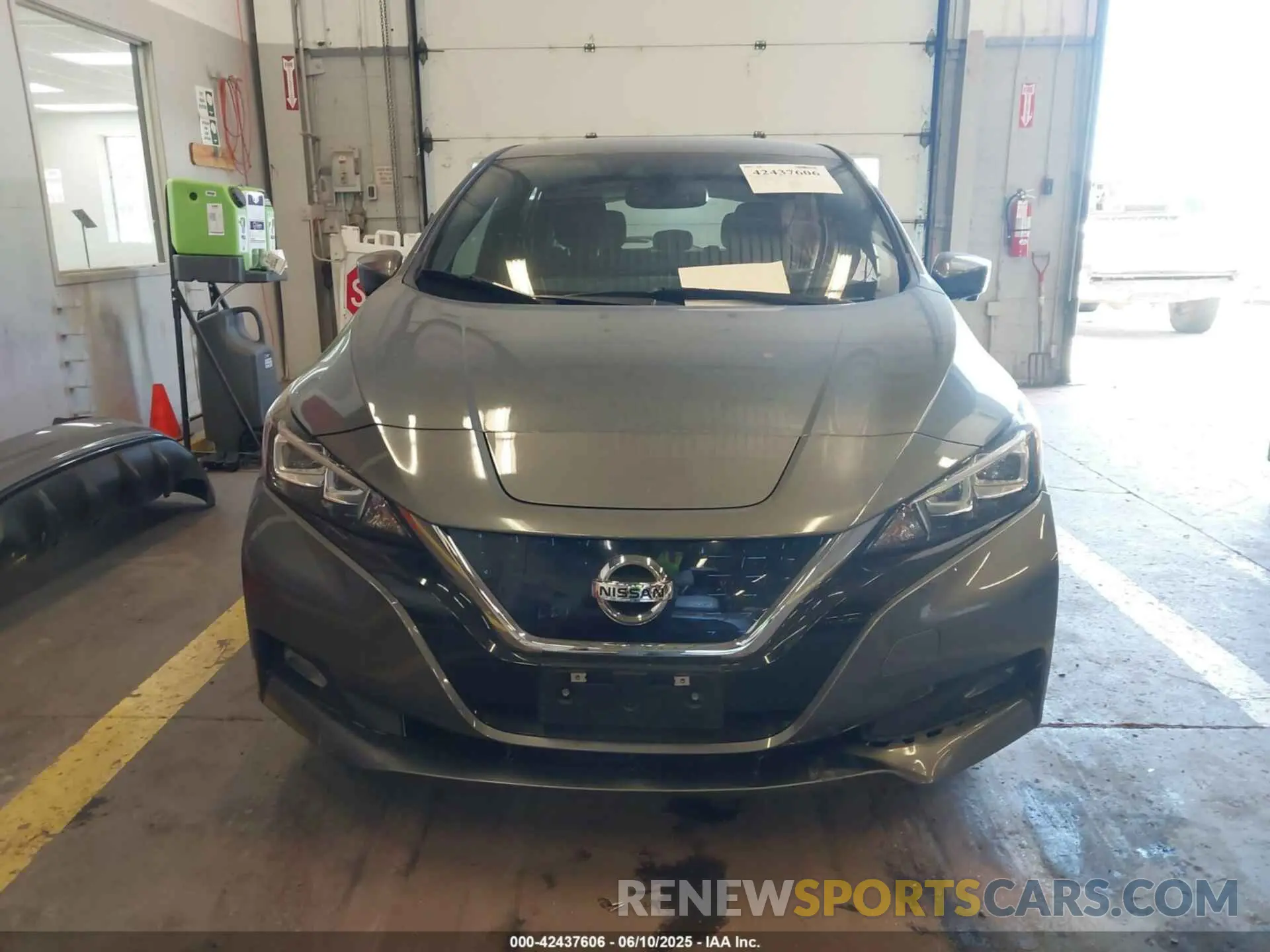 13 Photograph of a damaged car 1N4AZ1CP4LC305633 NISSAN LEAF 2020