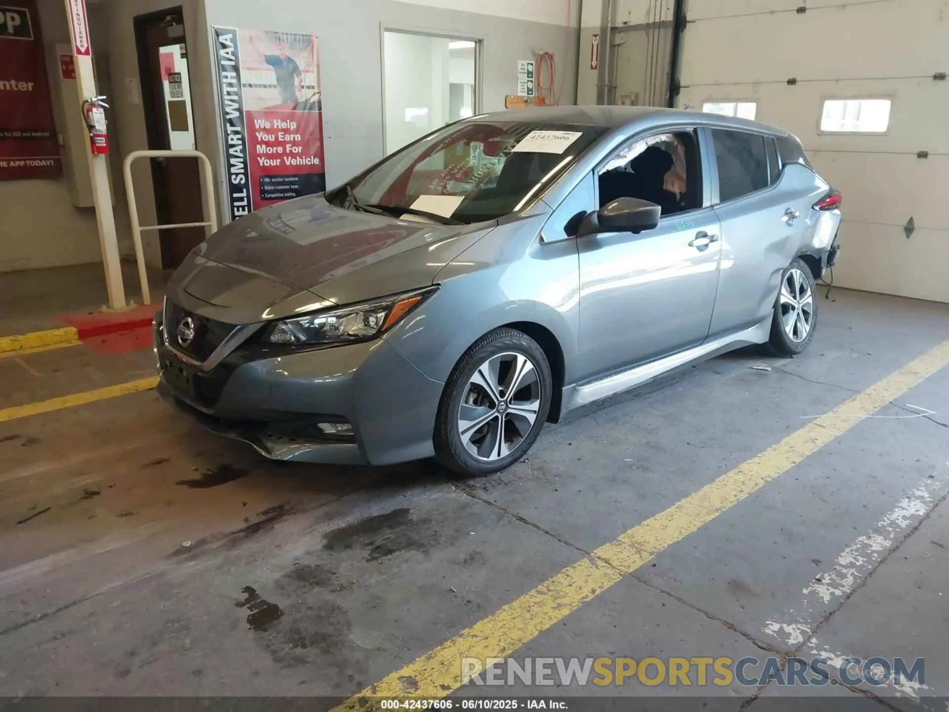 2 Photograph of a damaged car 1N4AZ1CP4LC305633 NISSAN LEAF 2020