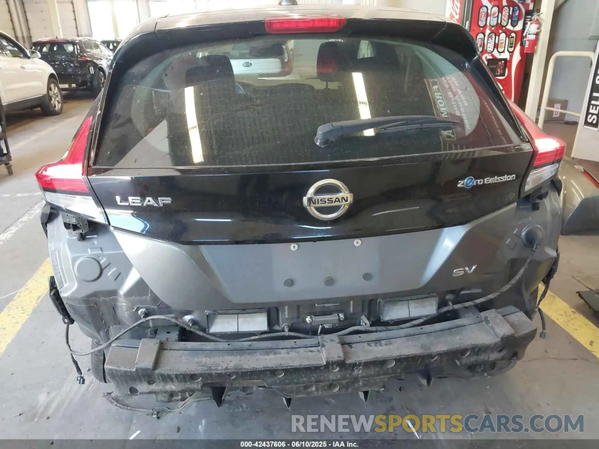 21 Photograph of a damaged car 1N4AZ1CP4LC305633 NISSAN LEAF 2020