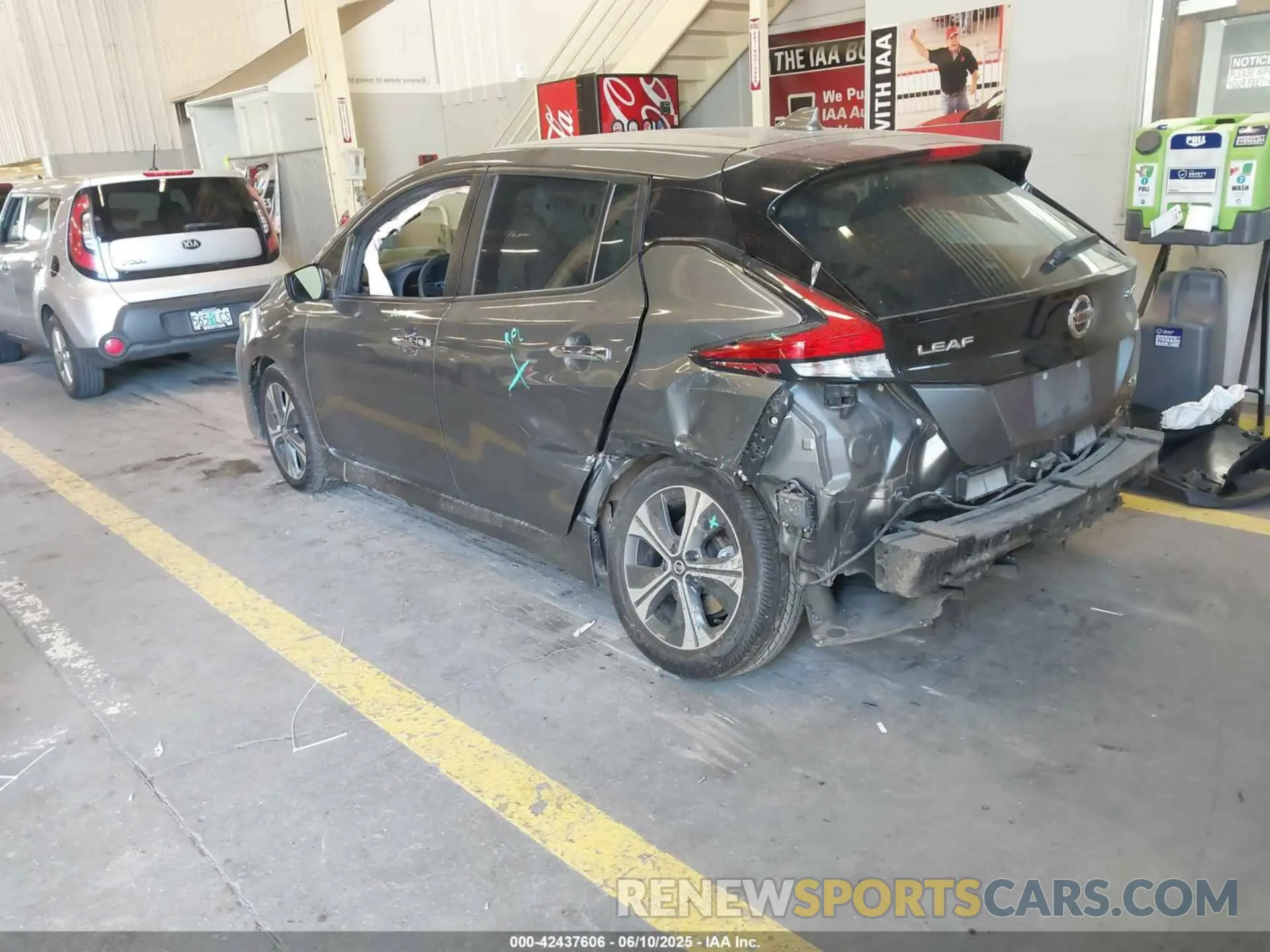 3 Photograph of a damaged car 1N4AZ1CP4LC305633 NISSAN LEAF 2020
