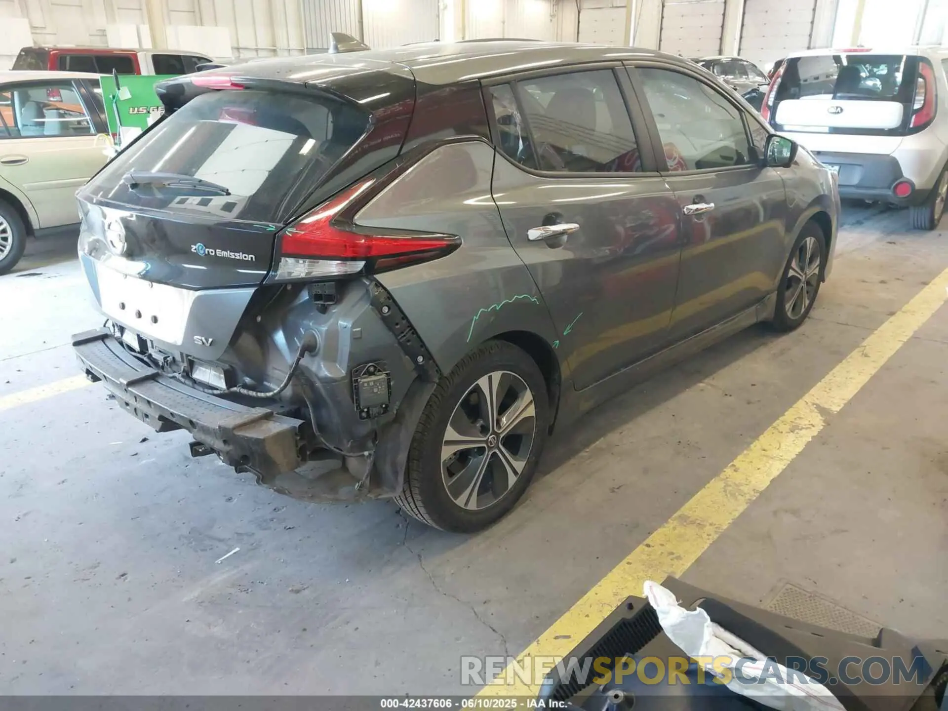 4 Photograph of a damaged car 1N4AZ1CP4LC305633 NISSAN LEAF 2020