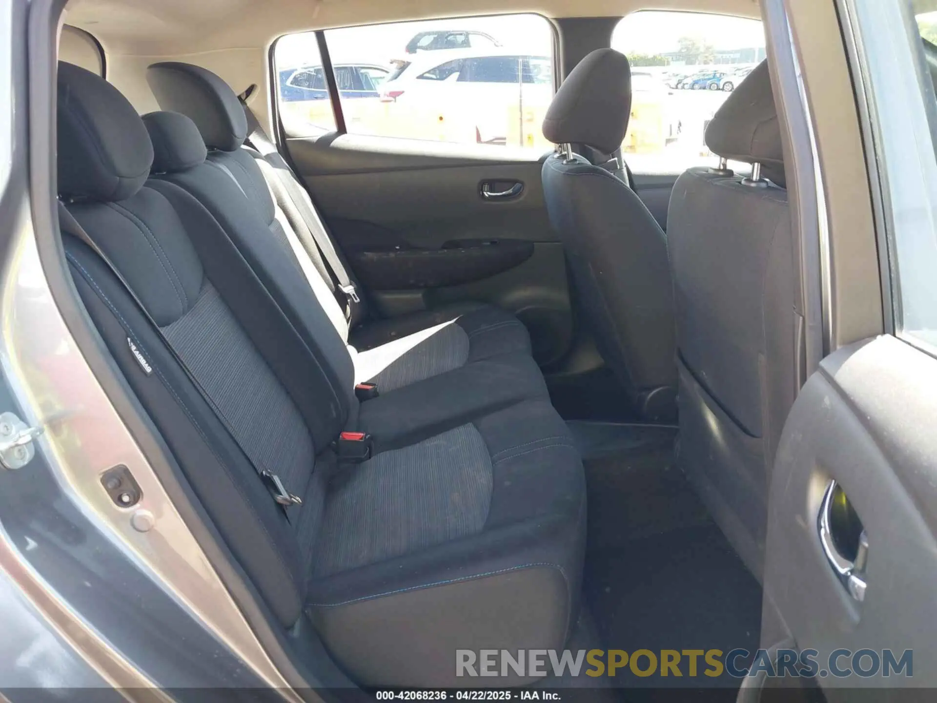 8 Photograph of a damaged car 1N4AZ1CP4LC307981 NISSAN LEAF 2020