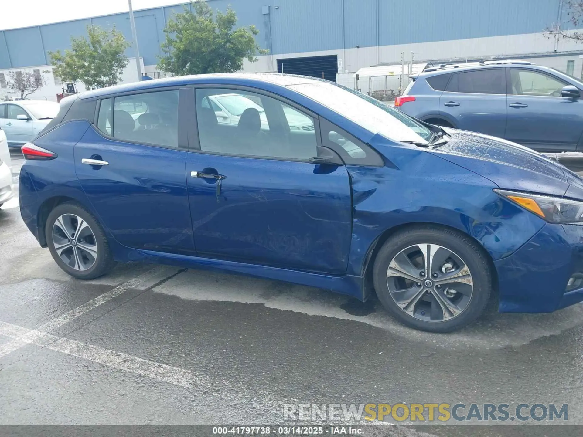 13 Photograph of a damaged car 1N4AZ1CP6LC307500 NISSAN LEAF 2020