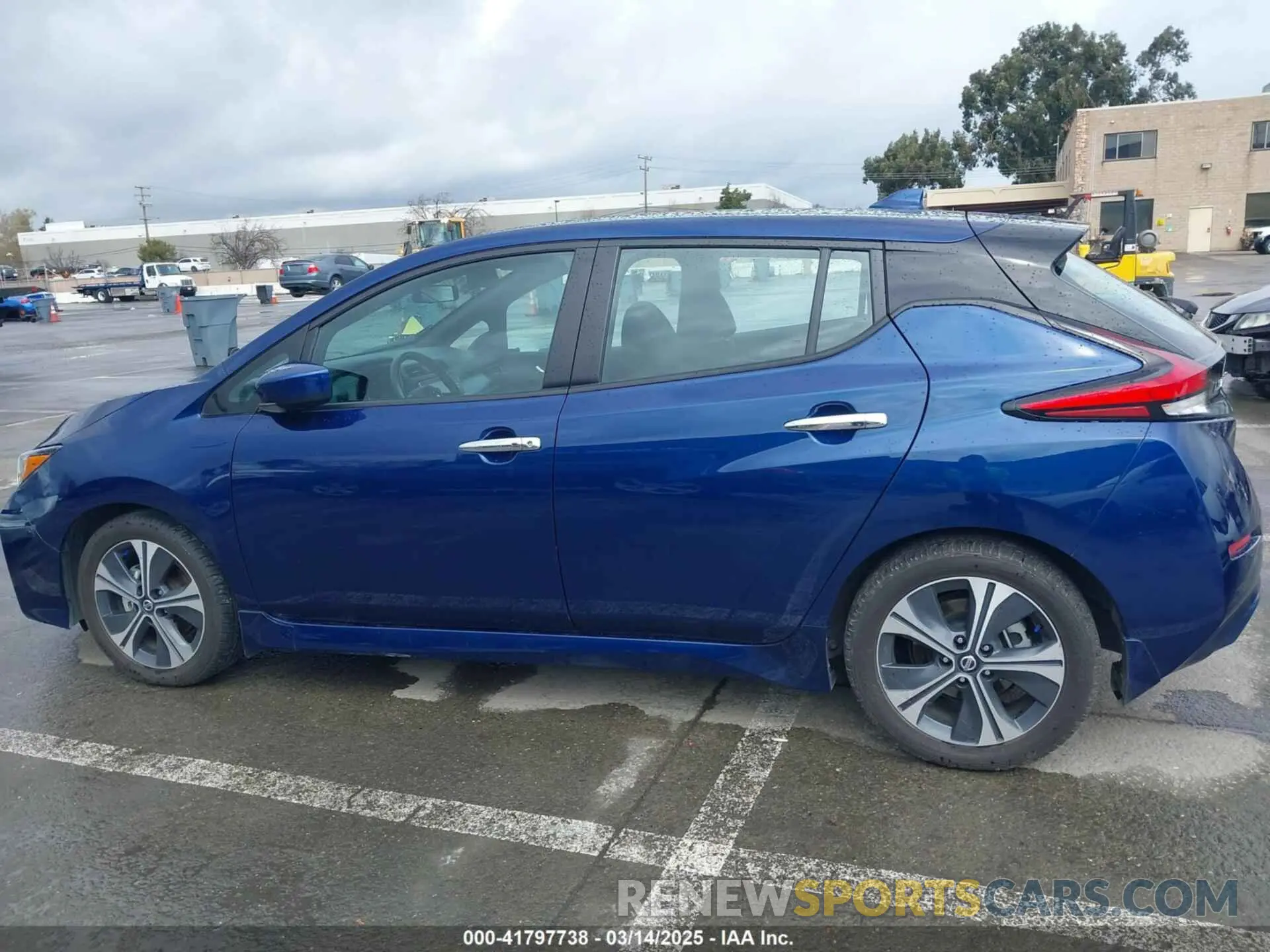 14 Photograph of a damaged car 1N4AZ1CP6LC307500 NISSAN LEAF 2020