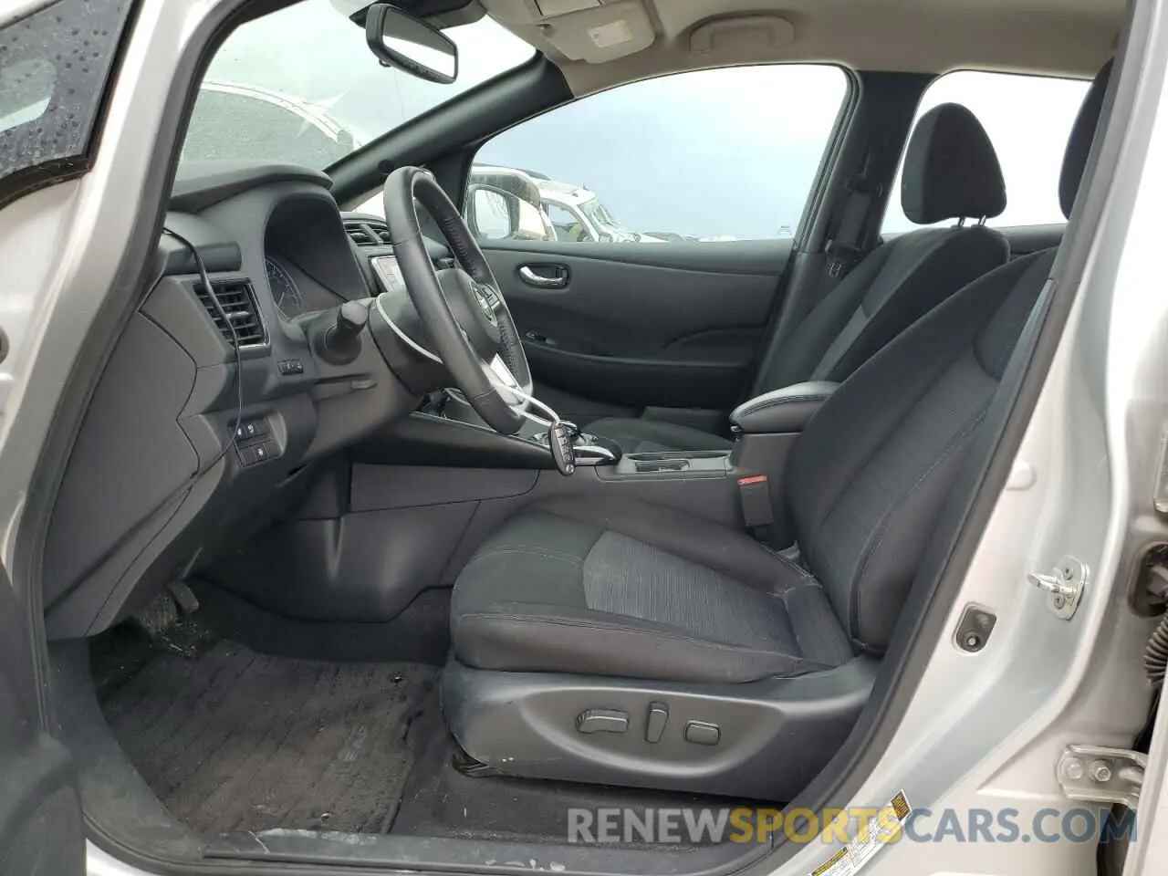 7 Photograph of a damaged car 1N4AZ1CP8LC310110 NISSAN LEAF 2020