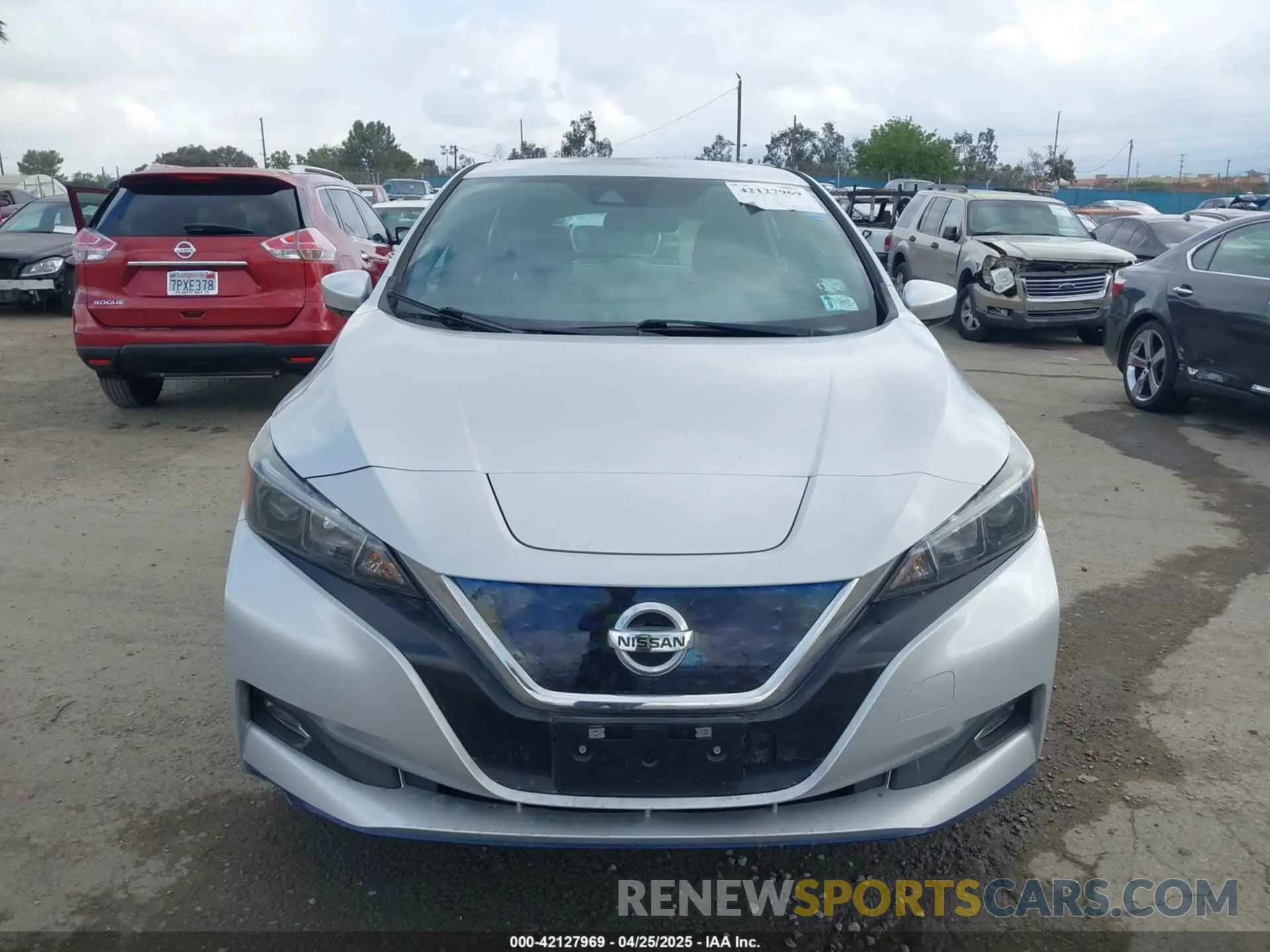 13 Photograph of a damaged car 1N4BZ1CP2LC311483 NISSAN LEAF 2020