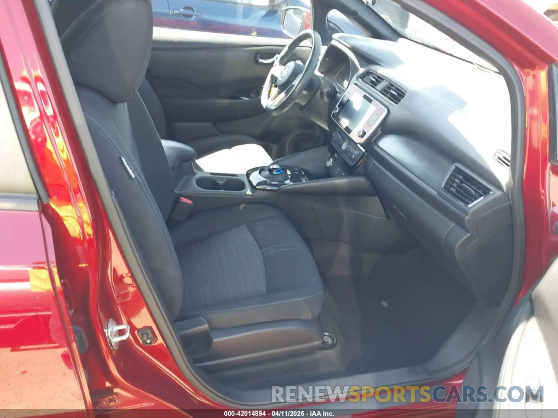5 Photograph of a damaged car 1N4BZ1CP8LC304991 NISSAN LEAF 2020