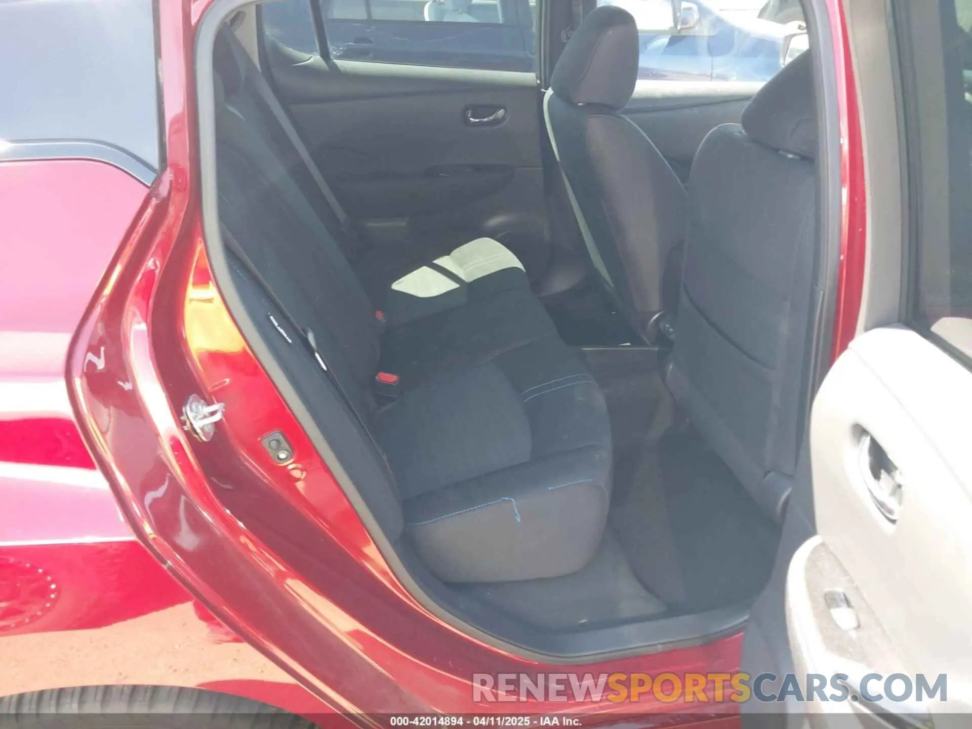 8 Photograph of a damaged car 1N4BZ1CP8LC304991 NISSAN LEAF 2020