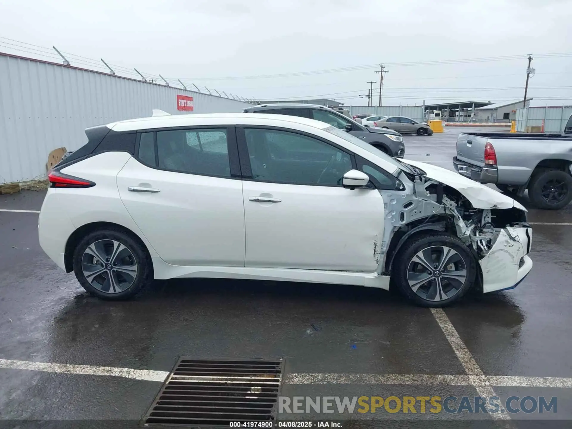 14 Photograph of a damaged car 1N4BZ1DP1LC310517 NISSAN LEAF 2020