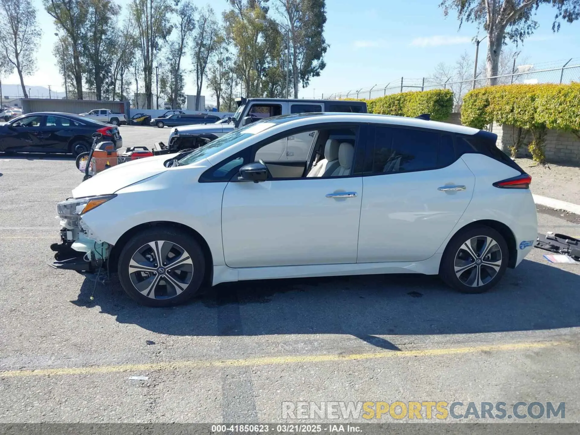 15 Photograph of a damaged car 1N4BZ1DPXLC308295 NISSAN LEAF 2020
