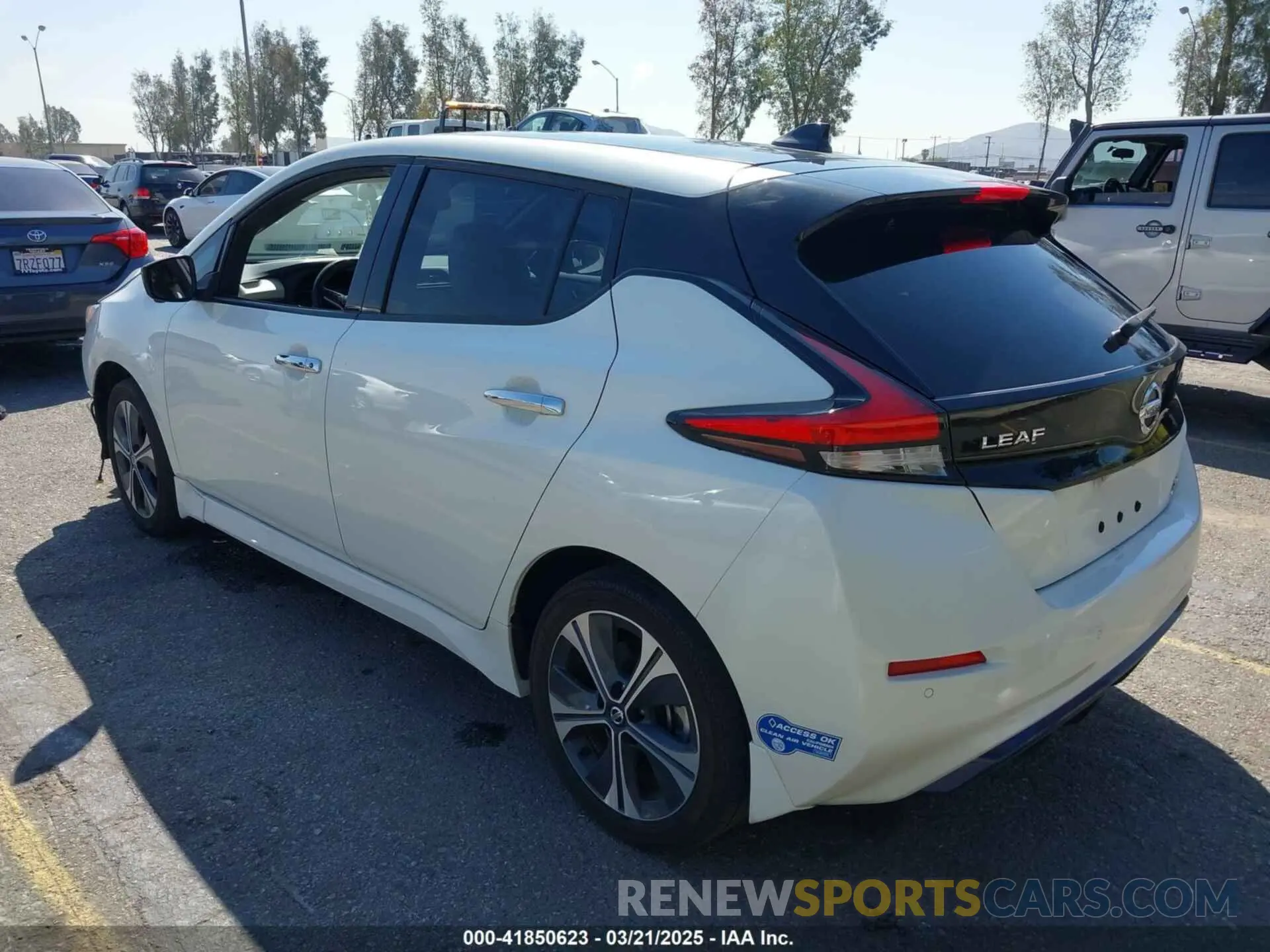3 Photograph of a damaged car 1N4BZ1DPXLC308295 NISSAN LEAF 2020