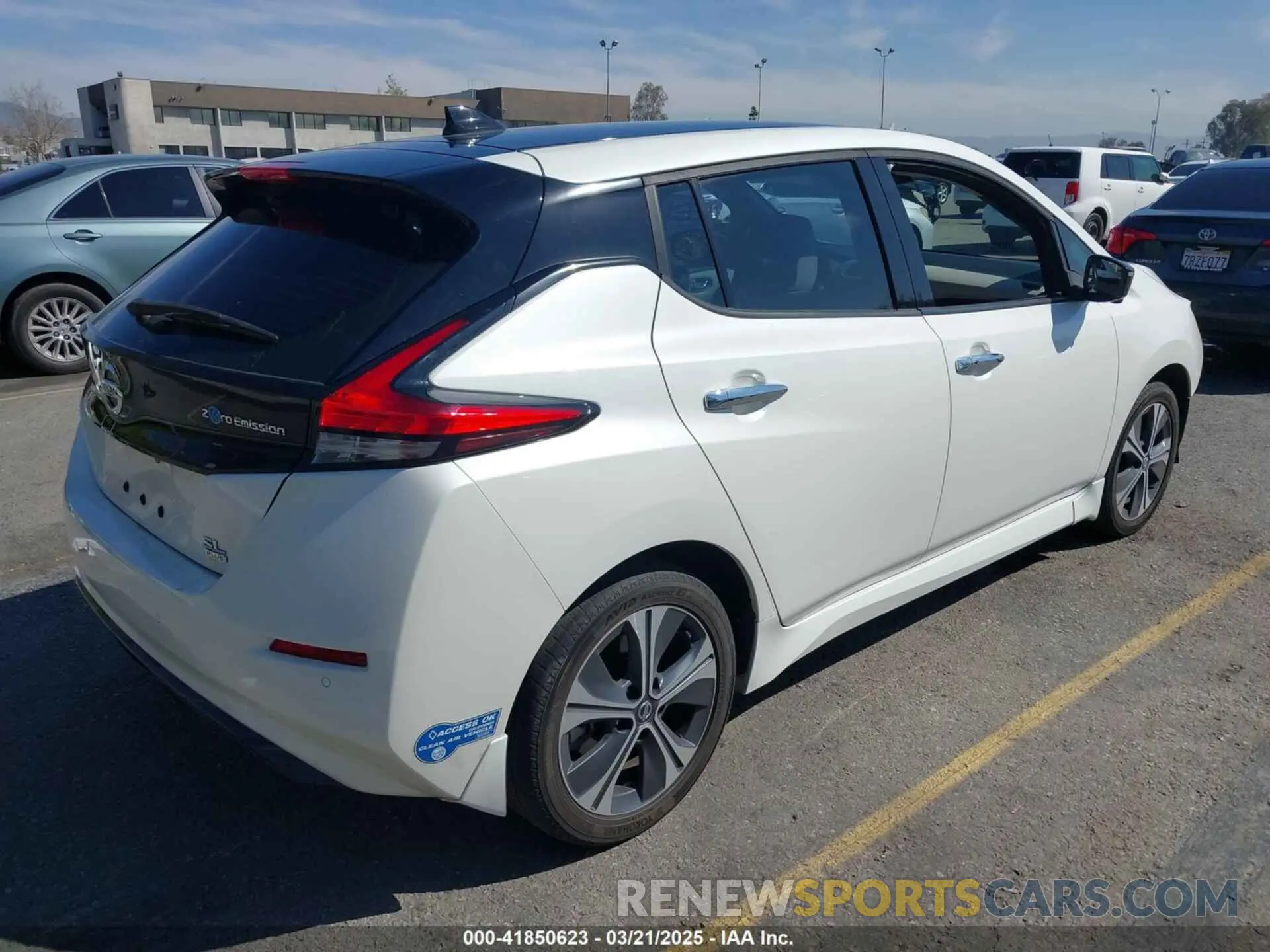 4 Photograph of a damaged car 1N4BZ1DPXLC308295 NISSAN LEAF 2020