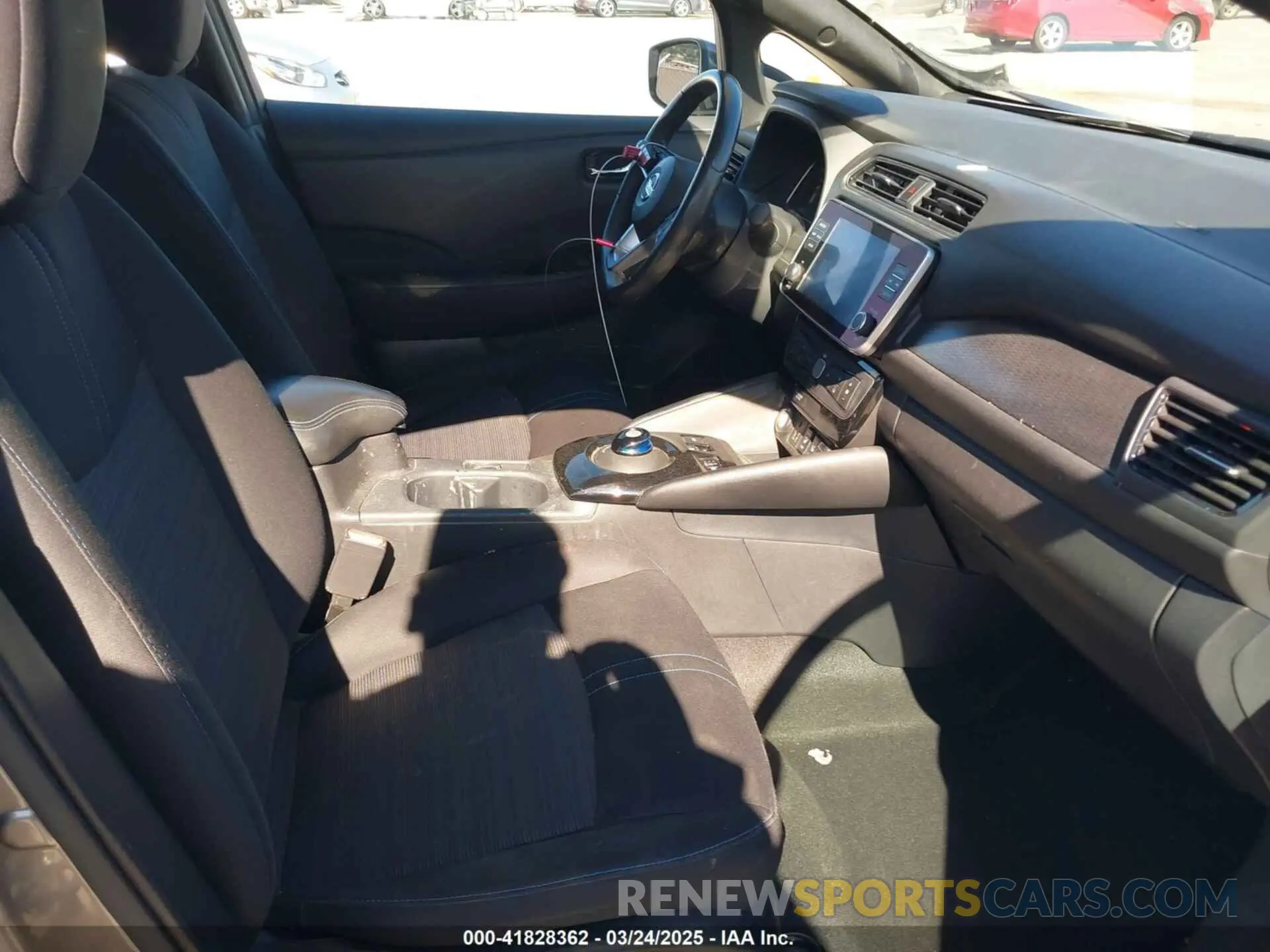5 Photograph of a damaged car 1N4AZ1CV4MC551890 NISSAN LEAF 2021