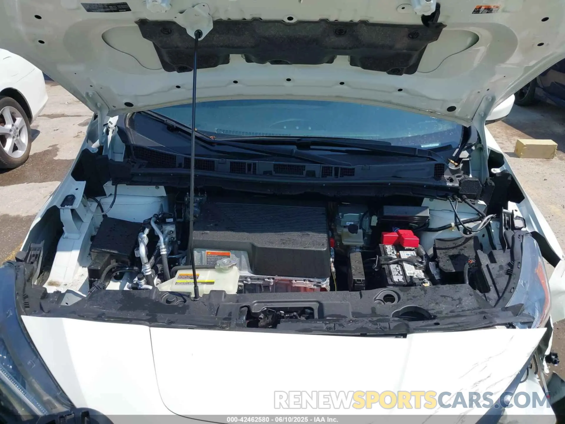 10 Photograph of a damaged car 1N4AZ1CV4MC553350 NISSAN LEAF 2021