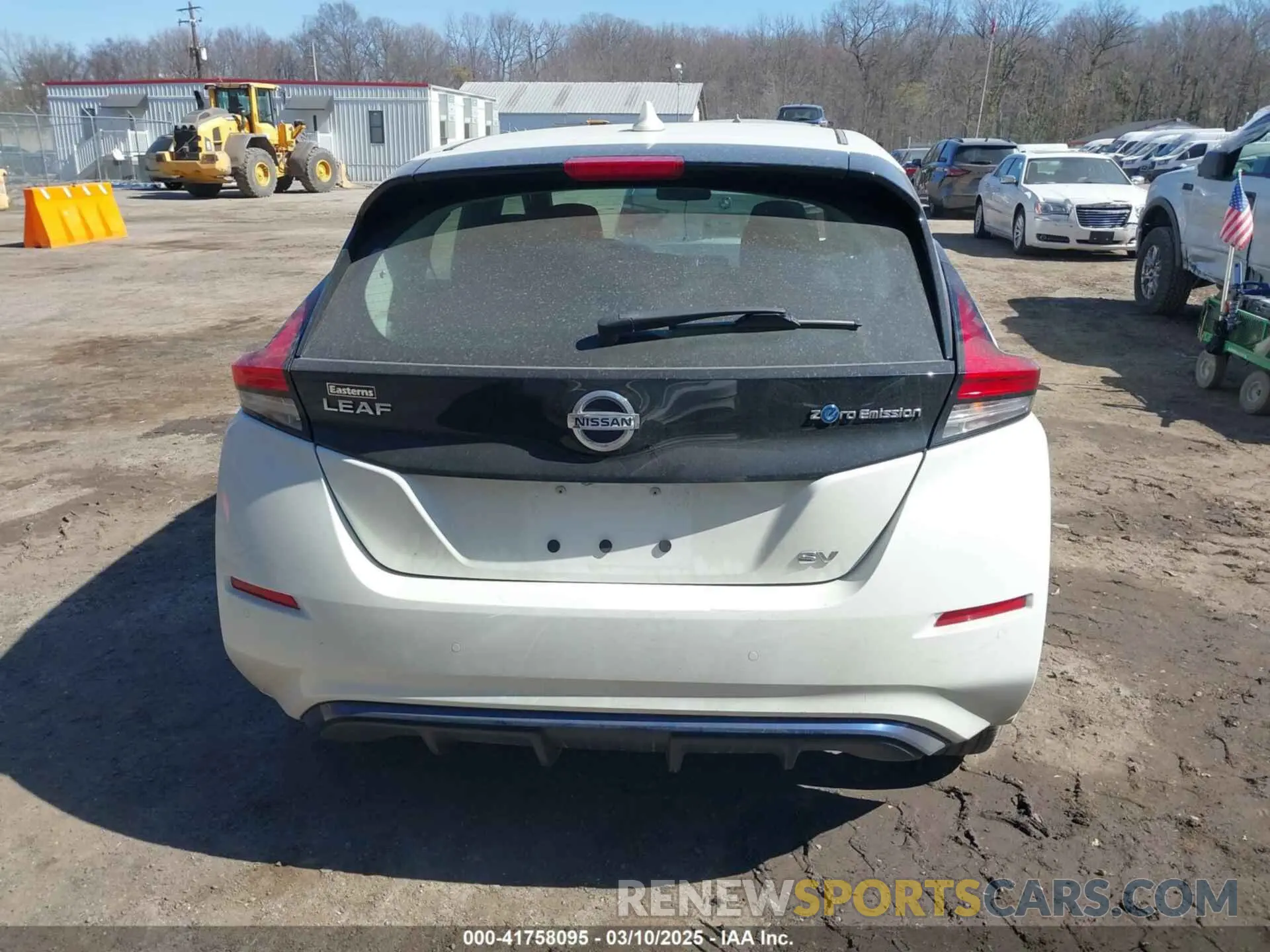 17 Photograph of a damaged car 1N4AZ1CV8MC556168 NISSAN LEAF 2021