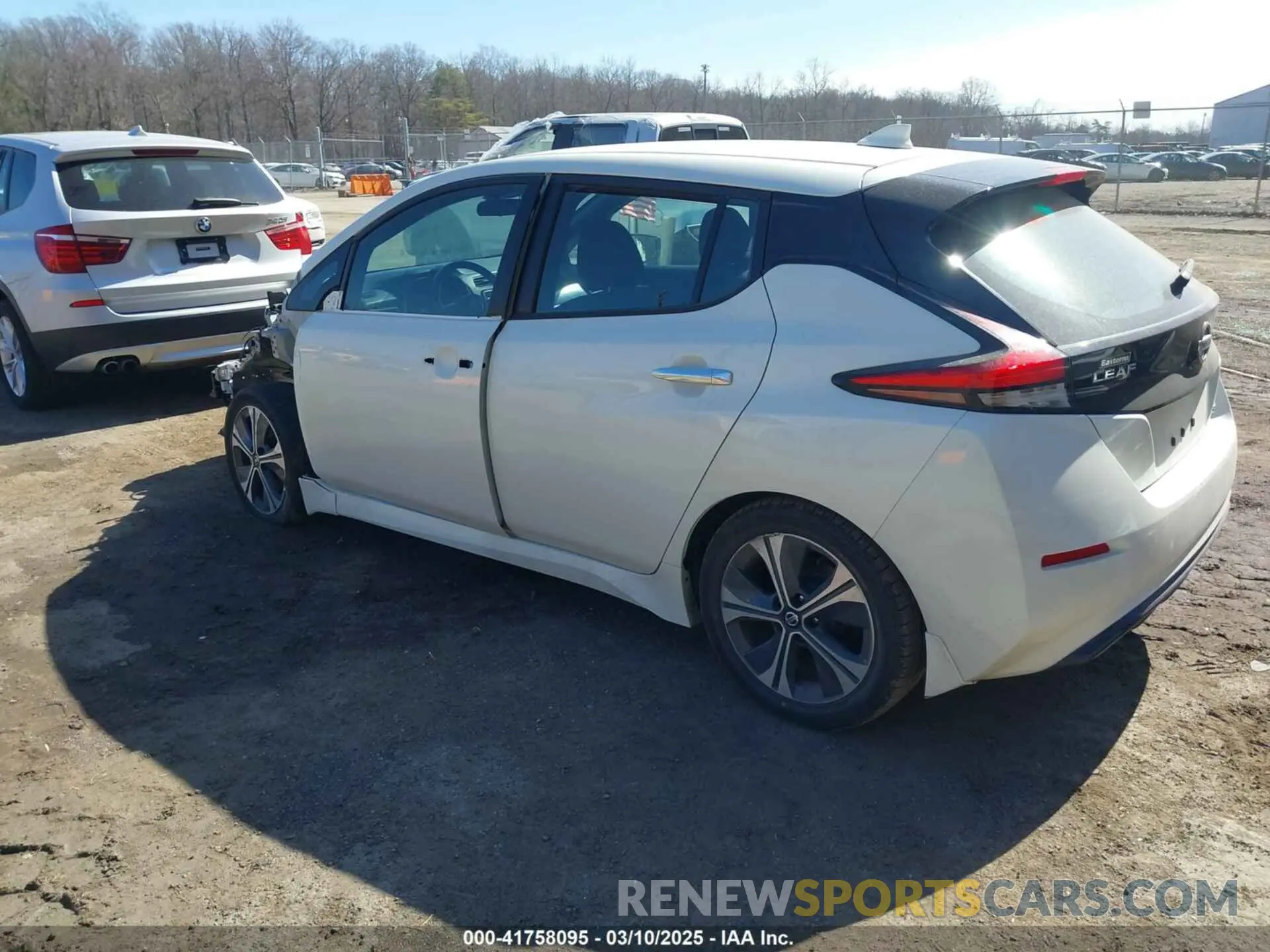3 Photograph of a damaged car 1N4AZ1CV8MC556168 NISSAN LEAF 2021