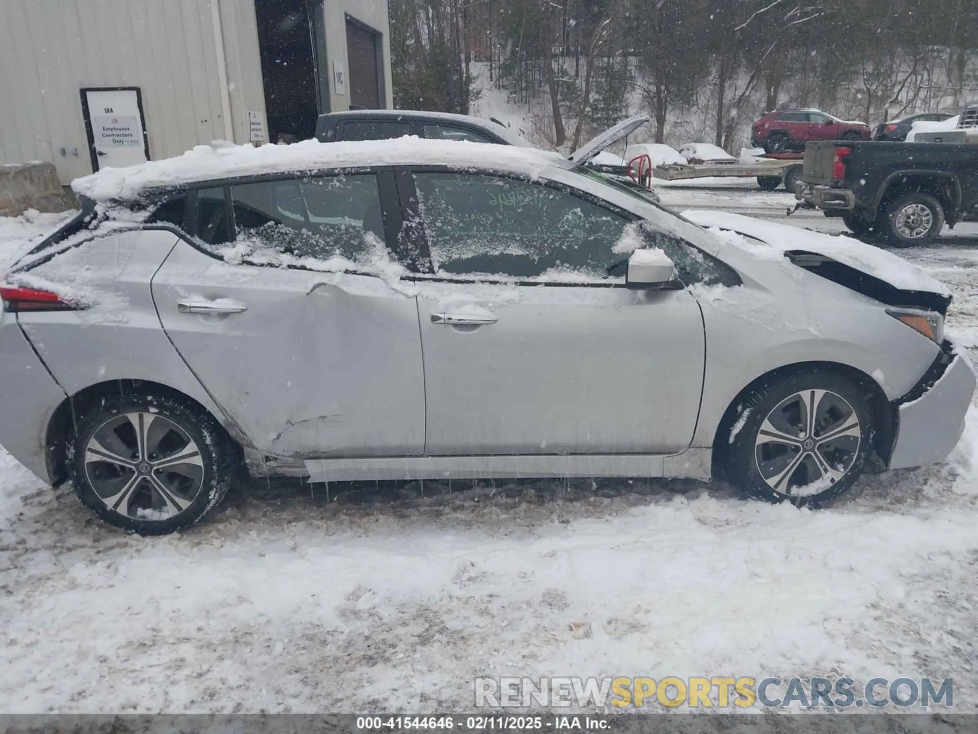 13 Photograph of a damaged car 1N4AZ1CVXMC557032 NISSAN LEAF 2021
