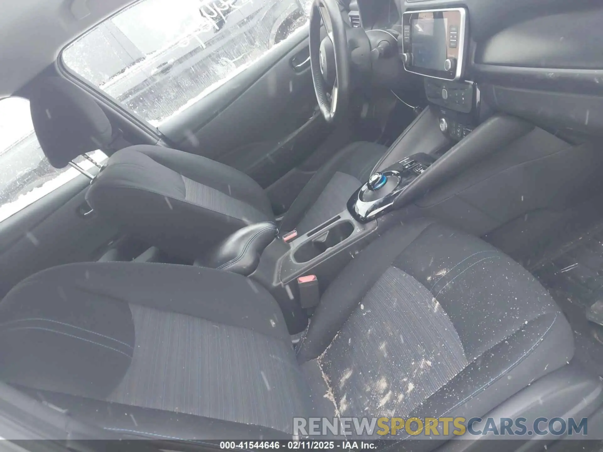 5 Photograph of a damaged car 1N4AZ1CVXMC557032 NISSAN LEAF 2021