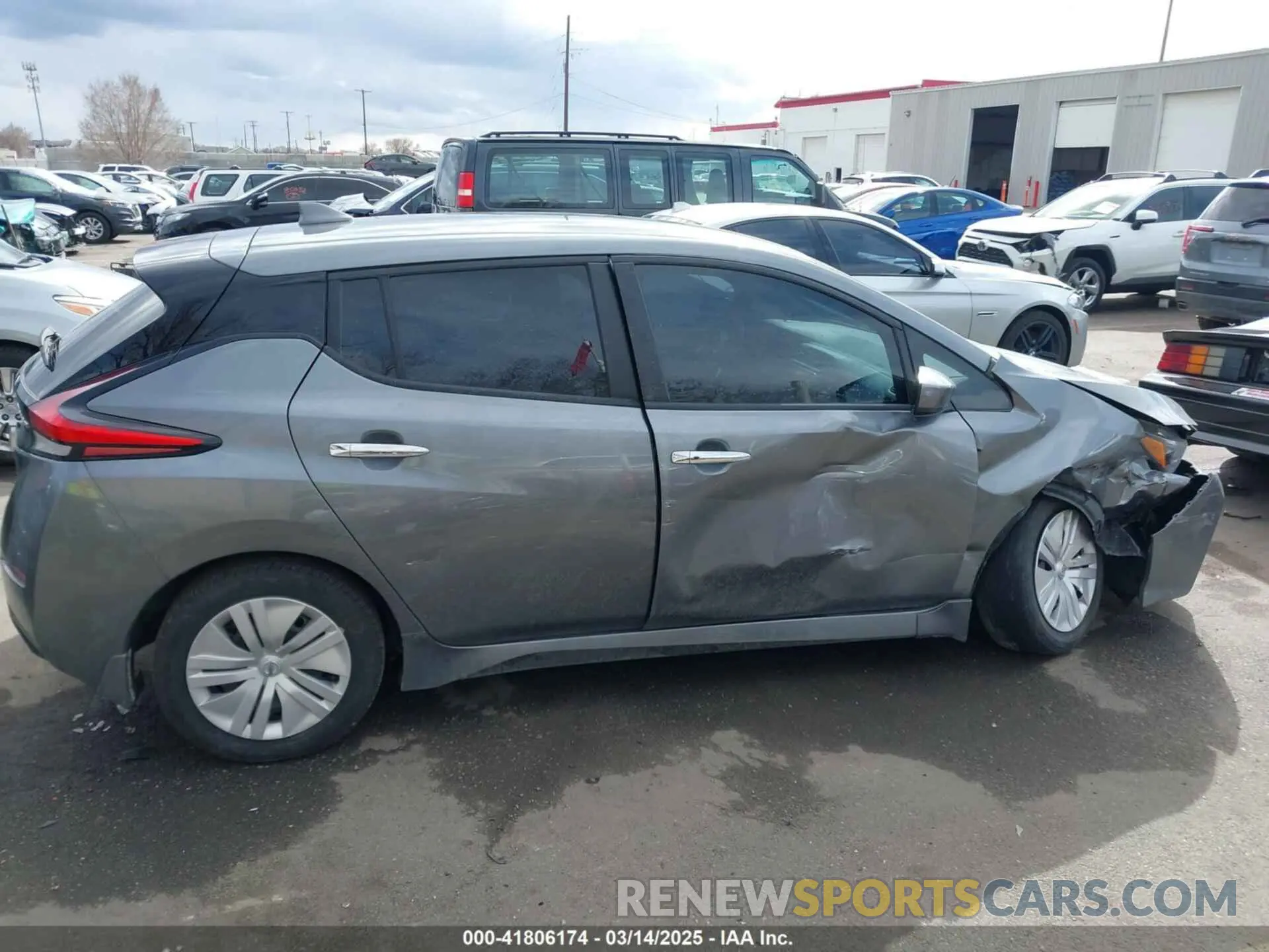 12 Photograph of a damaged car 1N4AZ1BV0NC559410 NISSAN LEAF 2022