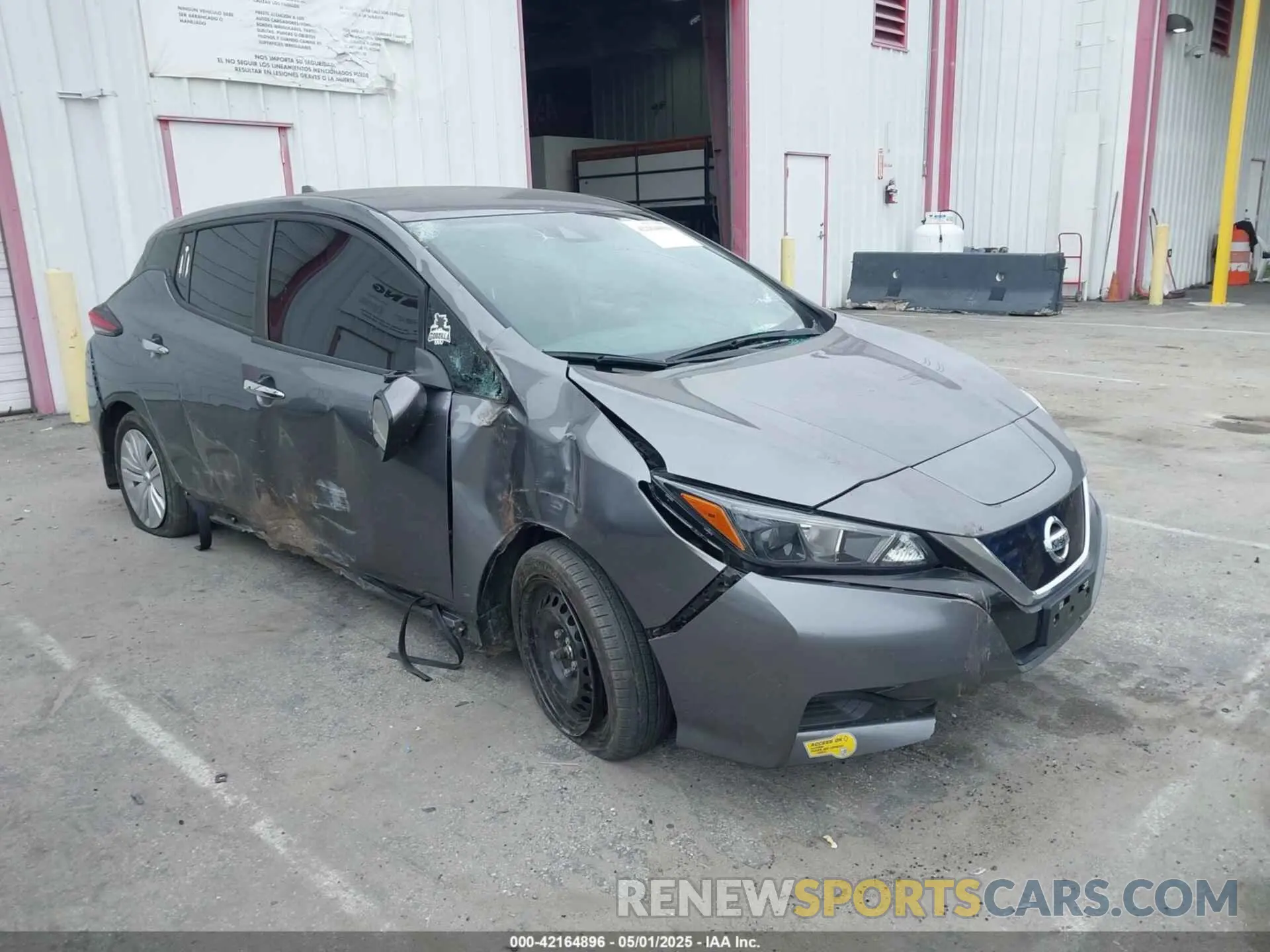 1 Photograph of a damaged car 1N4AZ1BV2NC557836 NISSAN LEAF 2022