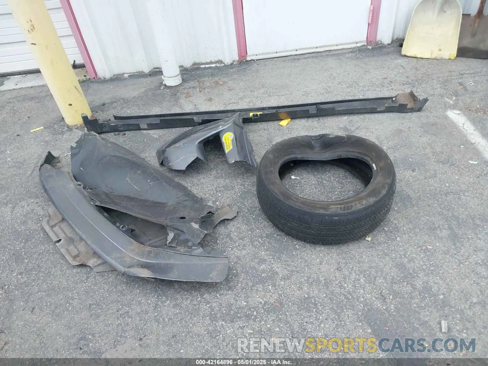12 Photograph of a damaged car 1N4AZ1BV2NC557836 NISSAN LEAF 2022