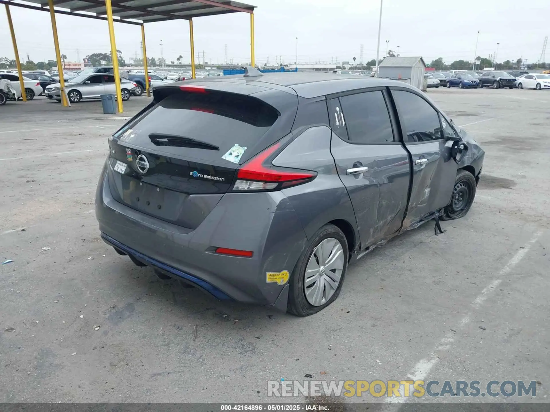 4 Photograph of a damaged car 1N4AZ1BV2NC557836 NISSAN LEAF 2022