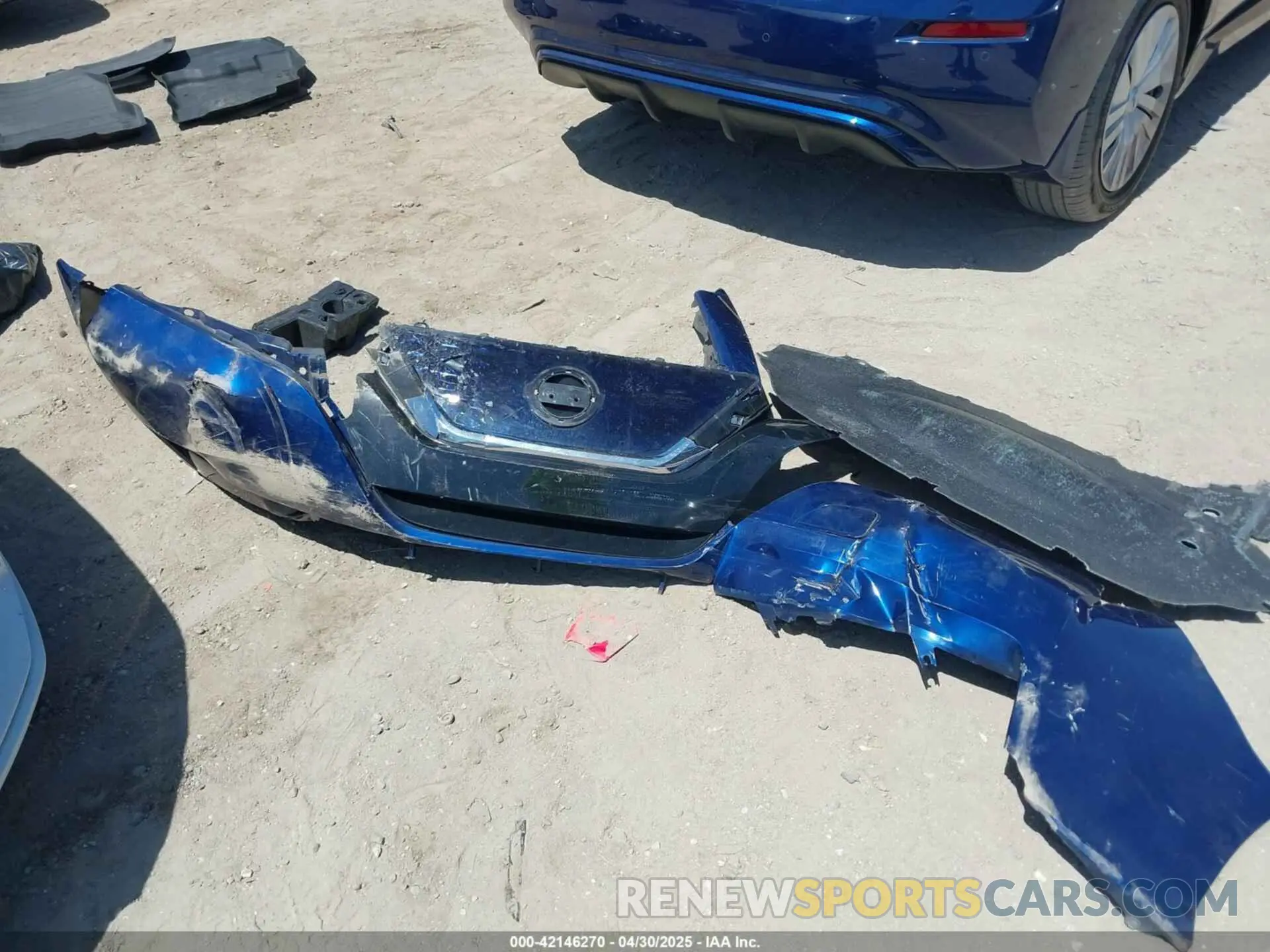 12 Photograph of a damaged car 1N4AZ1BV3NC564052 NISSAN LEAF 2022